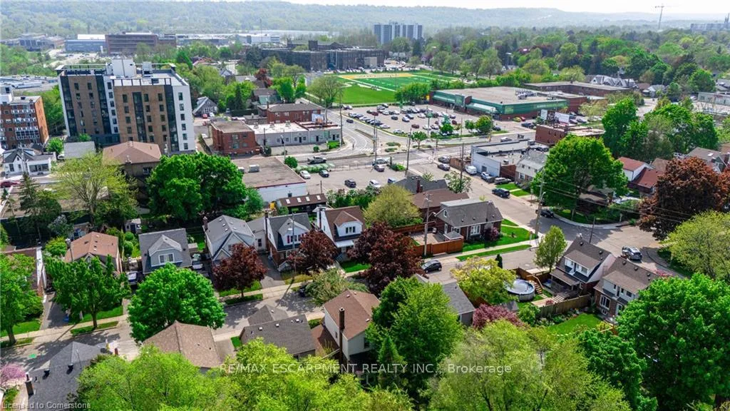 Photo 5 of 136 Glen Road, Hamilton, Westdale — HOMEH