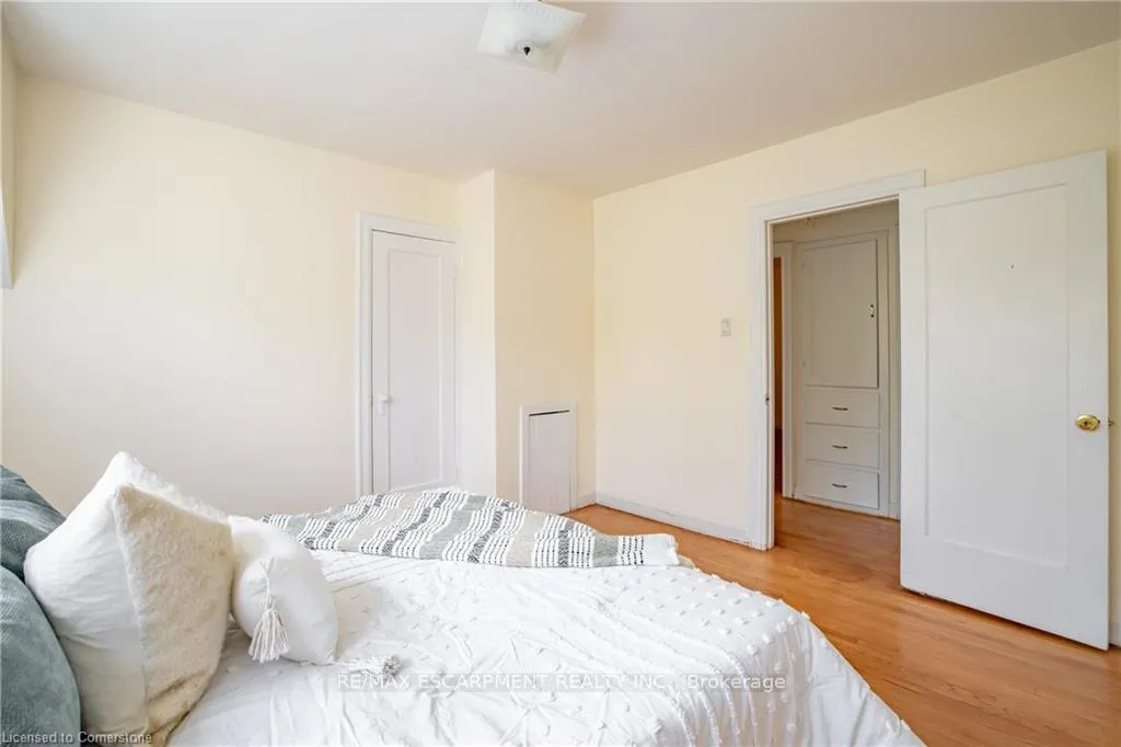 Photo 18 of 136 Glen Road, Hamilton, Westdale — HOMEH