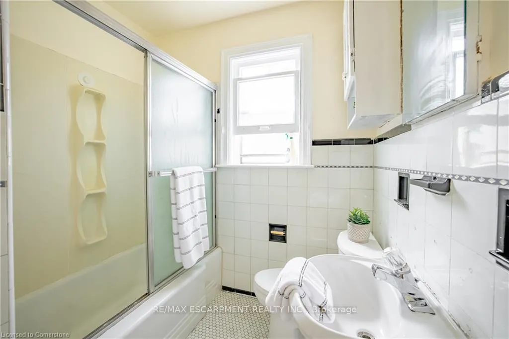 Photo 20 of 136 Glen Road, Hamilton, Westdale — HOMEH