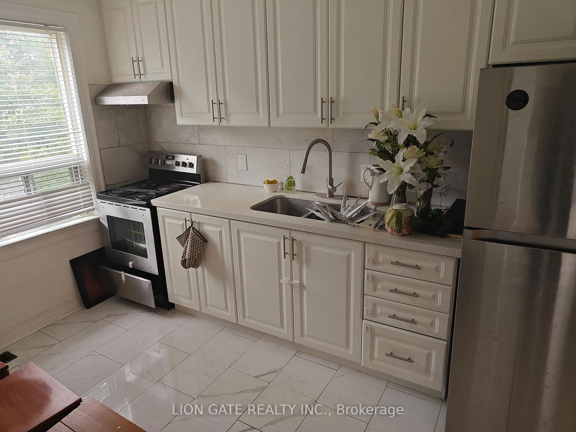 Photo 2 of Unit upper, 287 Parliament Street, Toronto, Regent Park — HOMEH