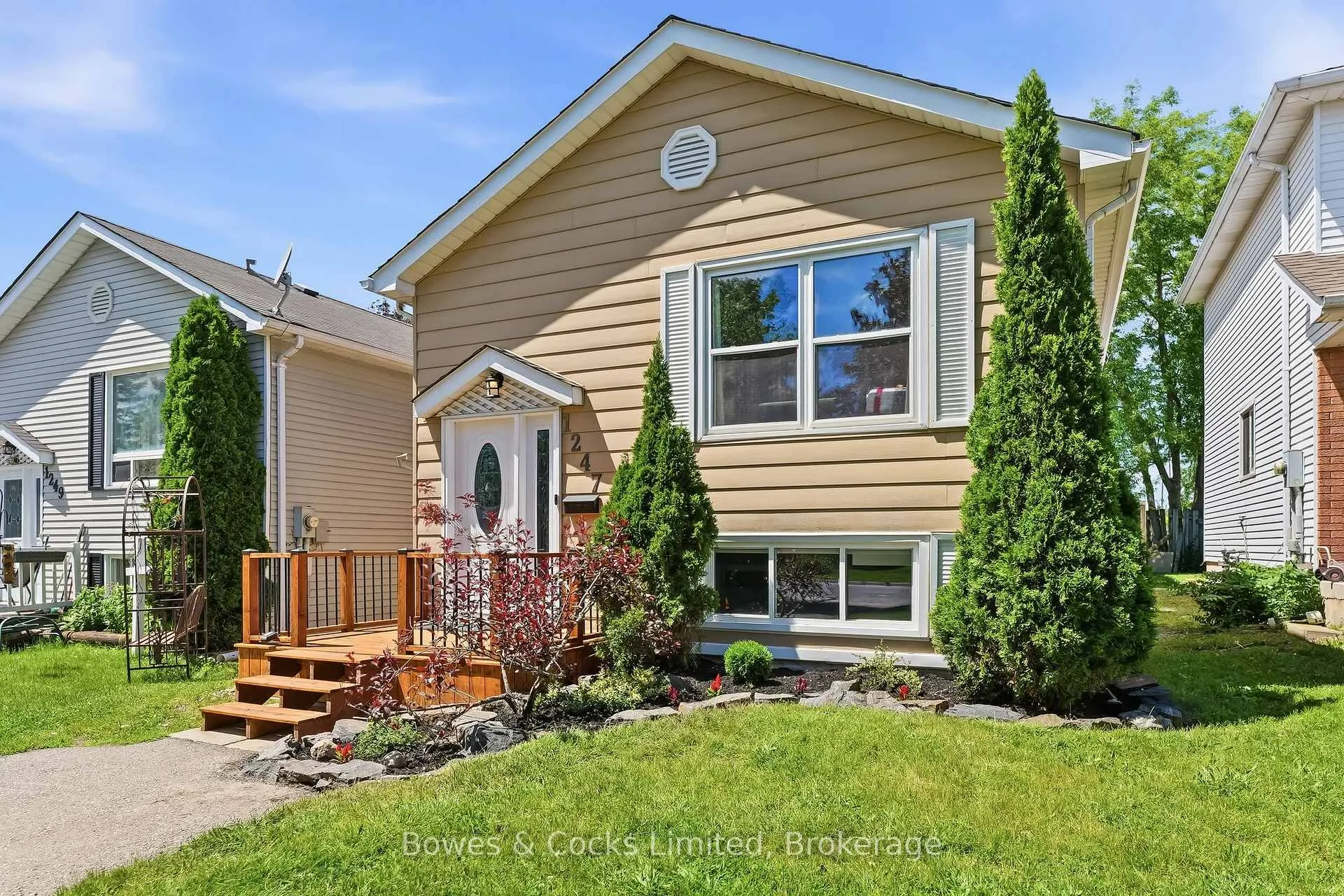 Photo 2 of 1247 Huntington Circle, Peterborough, Otonabee Ward 1 — HOMEH