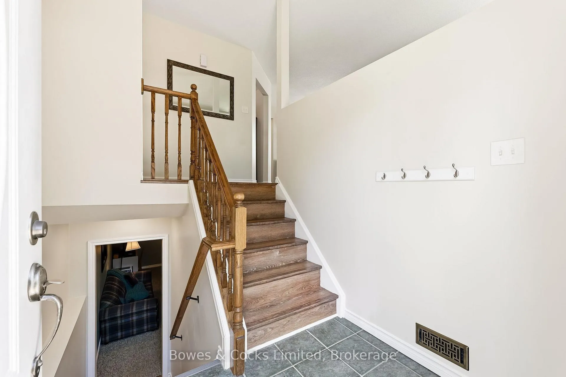 Photo 4 of 1247 Huntington Circle, Peterborough, Otonabee Ward 1 — HOMEH