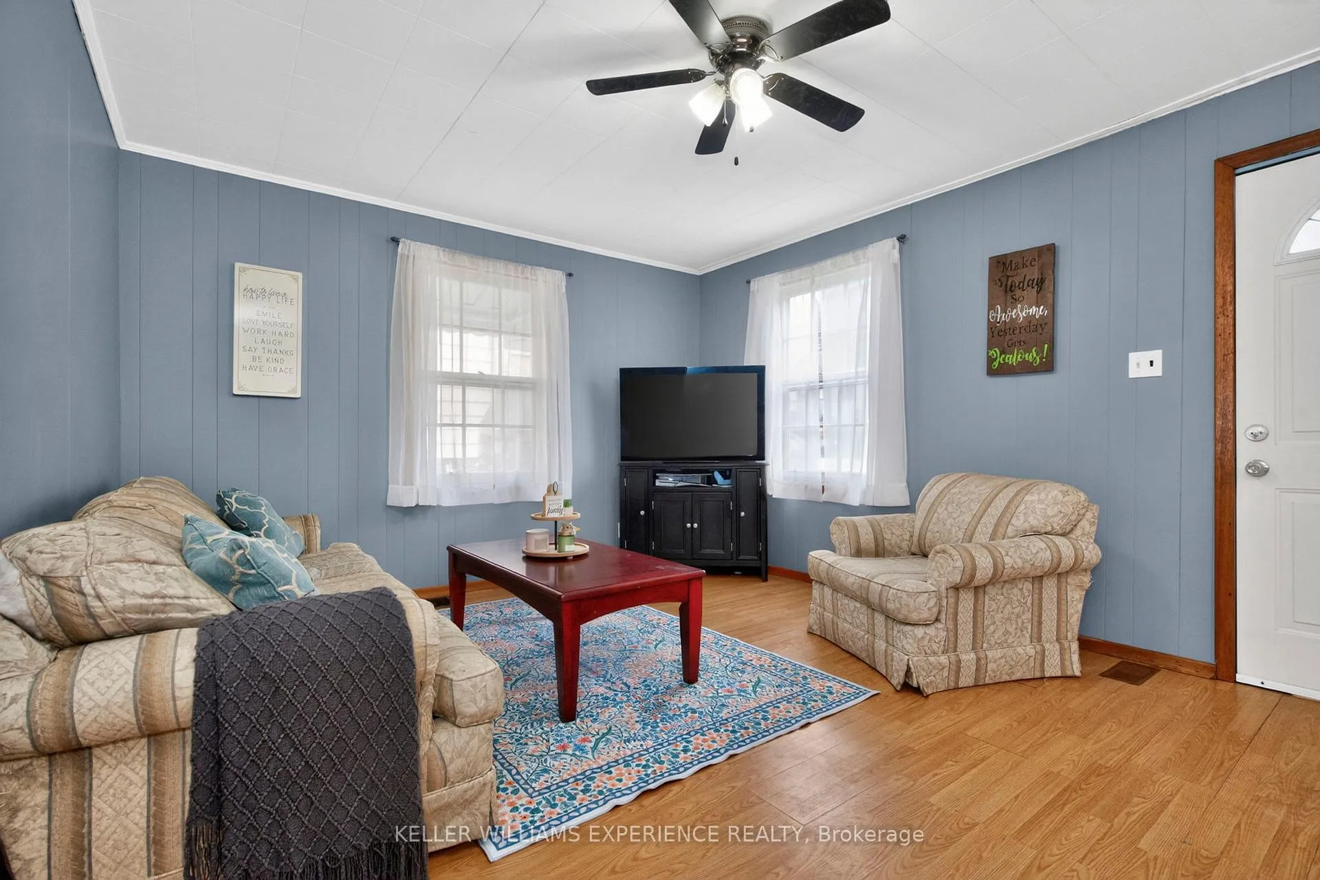 Photo 4 of 10 Argyle Avenue, Orillia — HOMEH