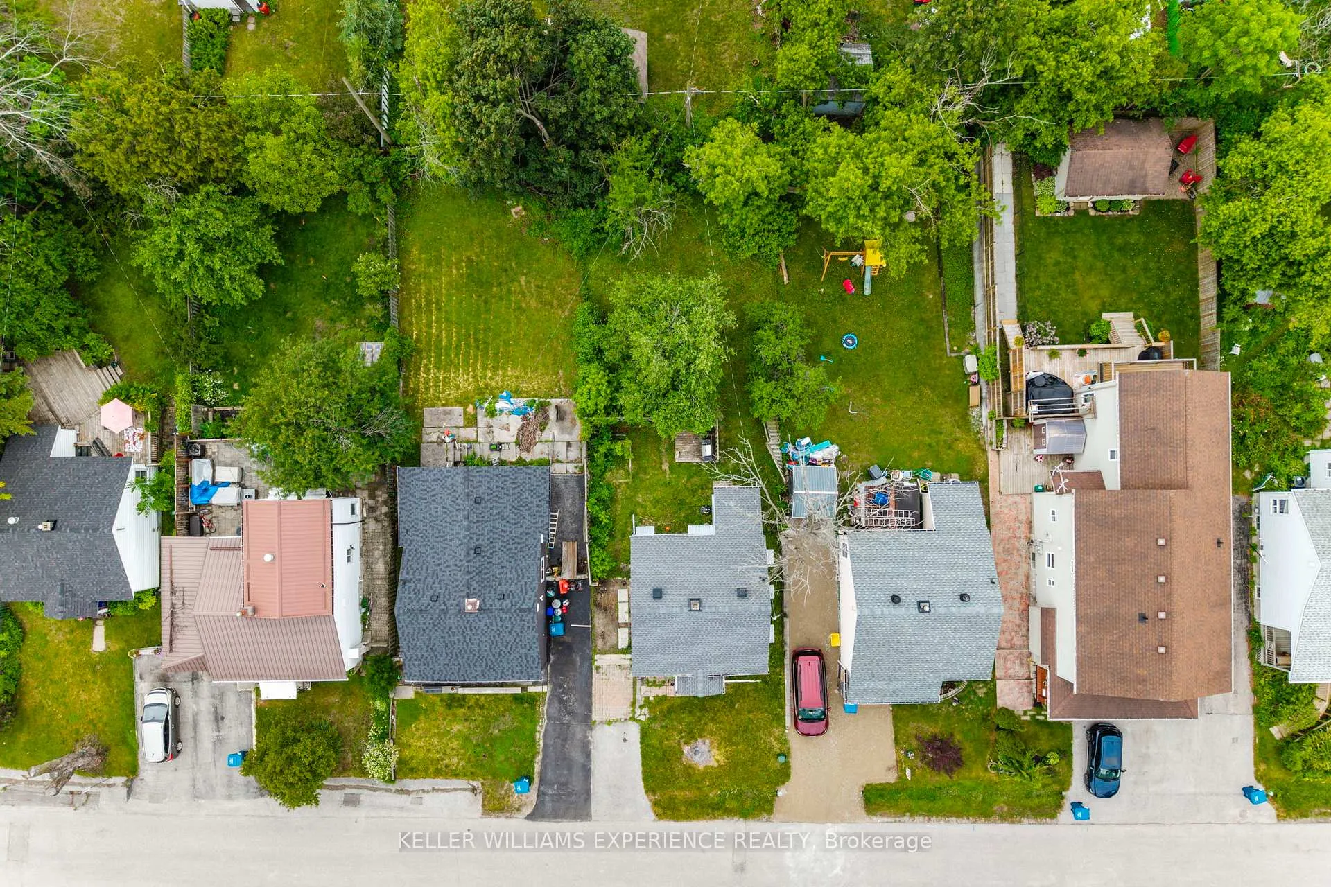 Photo 19 of 10 Argyle Avenue, Orillia — HOMEH