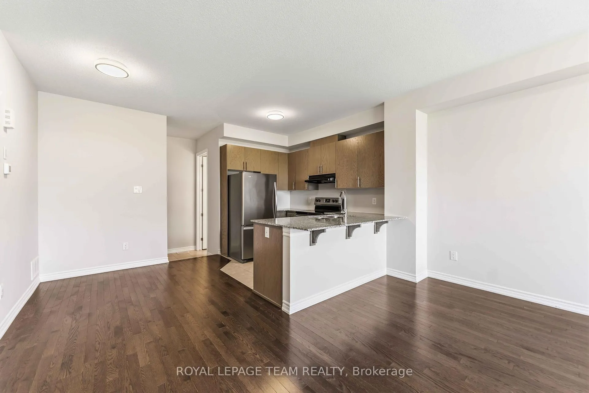 Photo 4 of 1184 Chapman Mills Drive, Ottawa, Barrhaven - Heritage Park — HOMEH