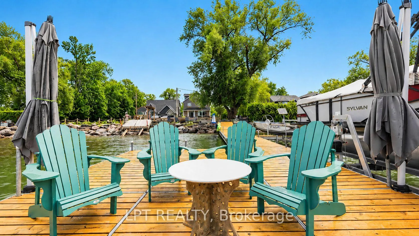 Photo 3 of 165 Lake Drive E, Georgina, Historic Lakeshore Communities — HOMEH
