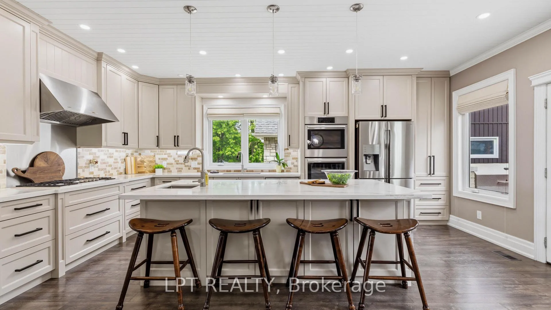 Photo 11 of 165 Lake Drive E, Georgina, Historic Lakeshore Communities — HOMEH