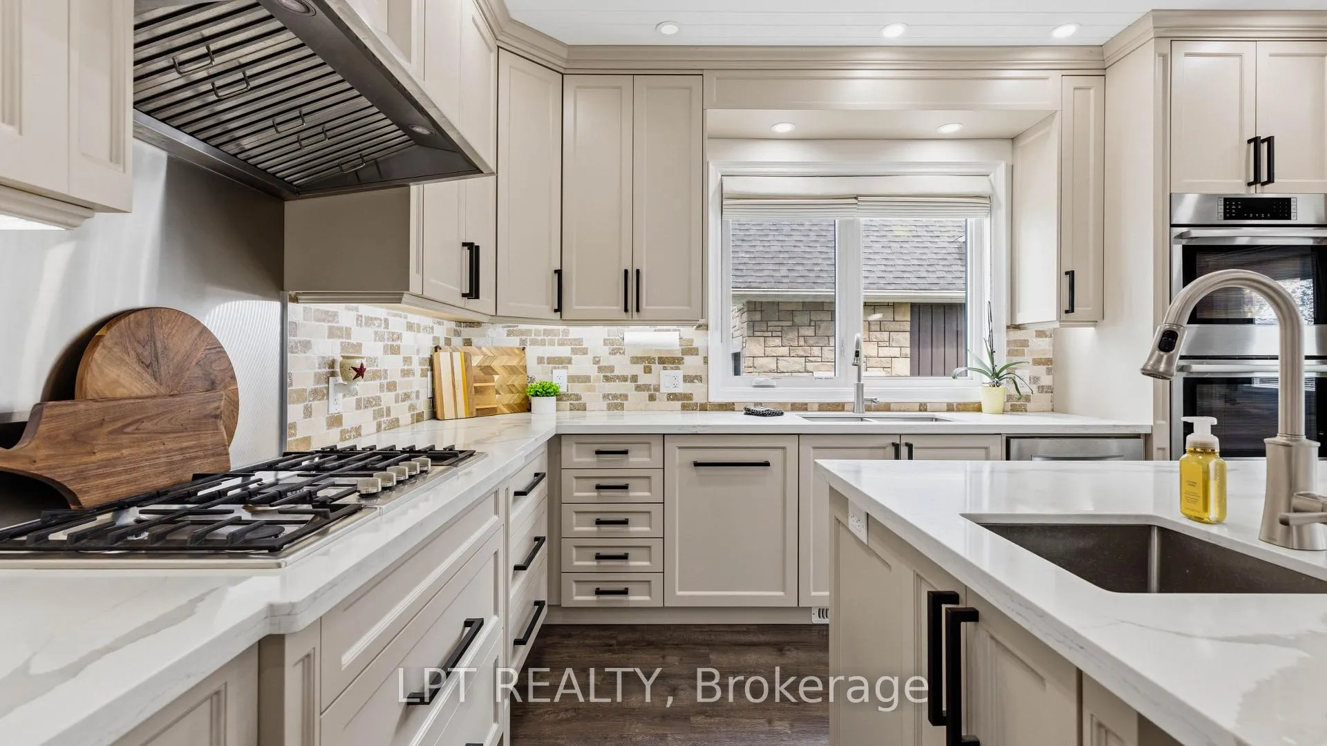 Photo 13 of 165 Lake Drive E, Georgina, Historic Lakeshore Communities — HOMEH