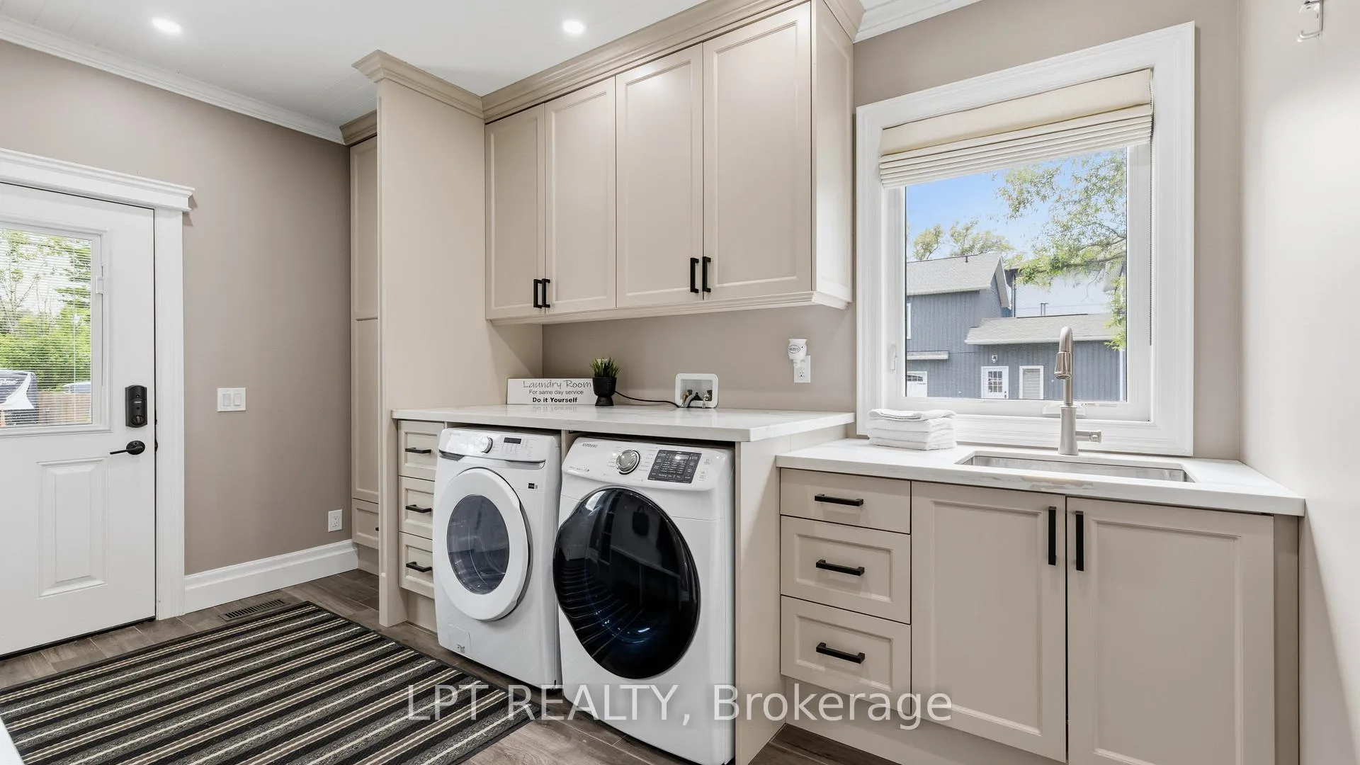 Photo 16 of 165 Lake Drive E, Georgina, Historic Lakeshore Communities — HOMEH