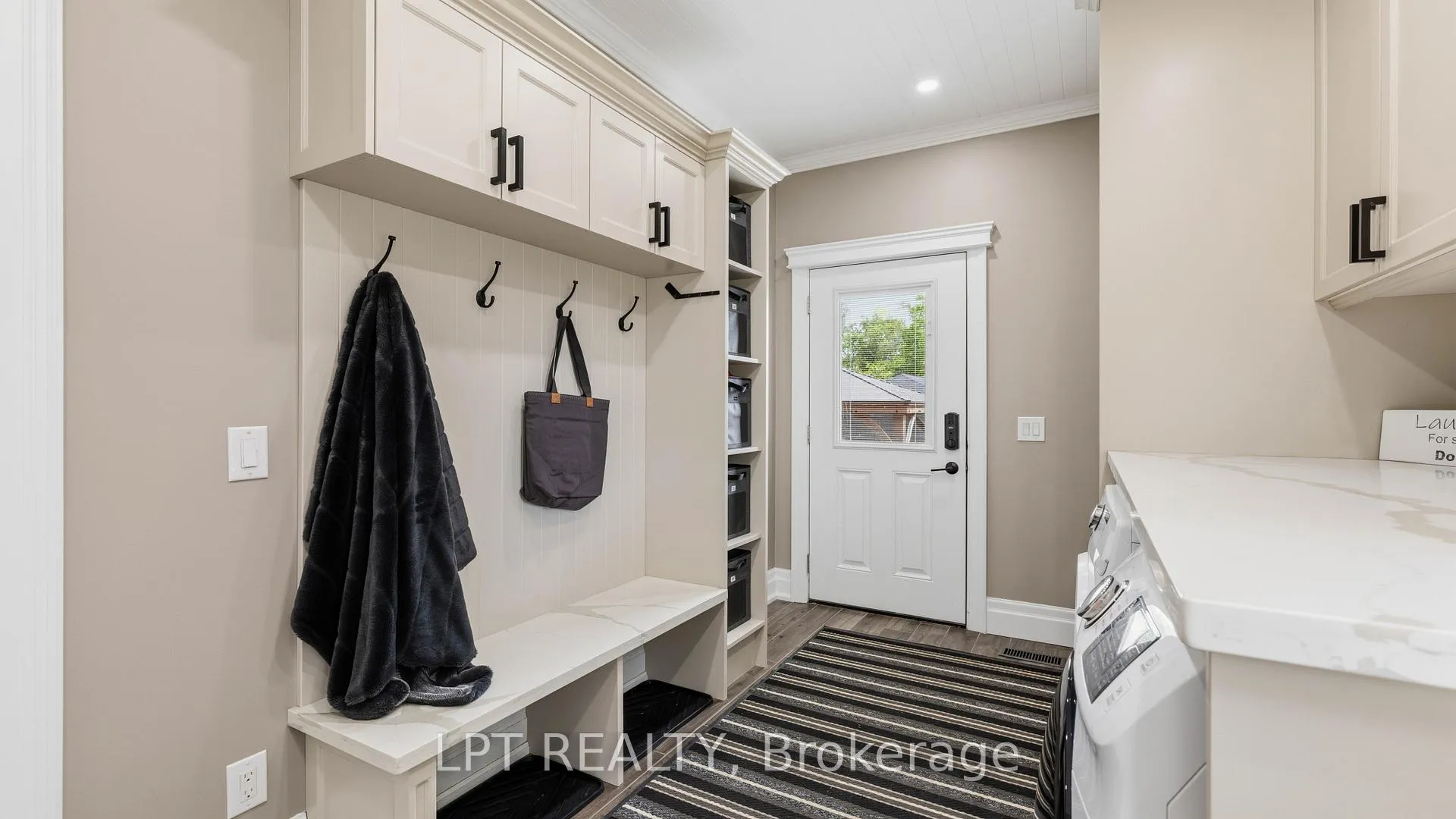 Photo 17 of 165 Lake Drive E, Georgina, Historic Lakeshore Communities — HOMEH