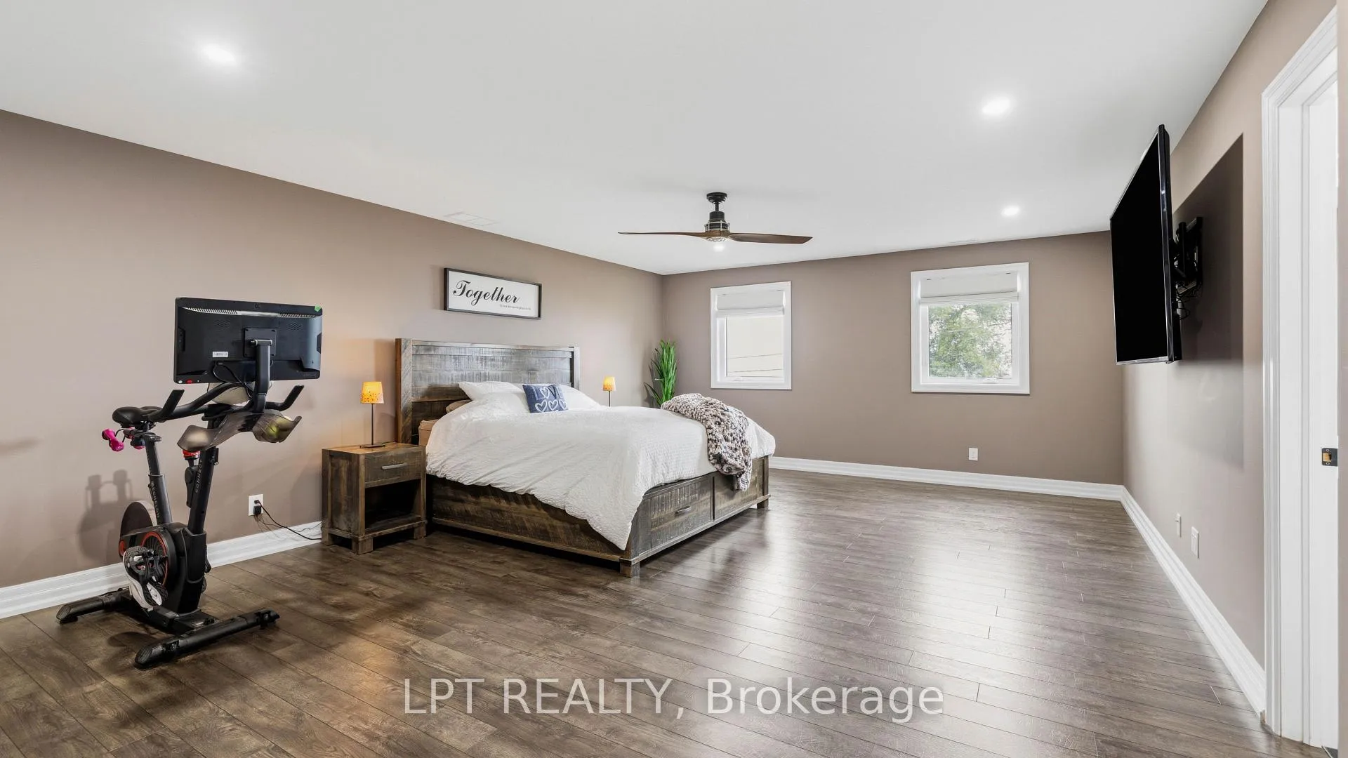 Photo 21 of 165 Lake Drive E, Georgina, Historic Lakeshore Communities — HOMEH