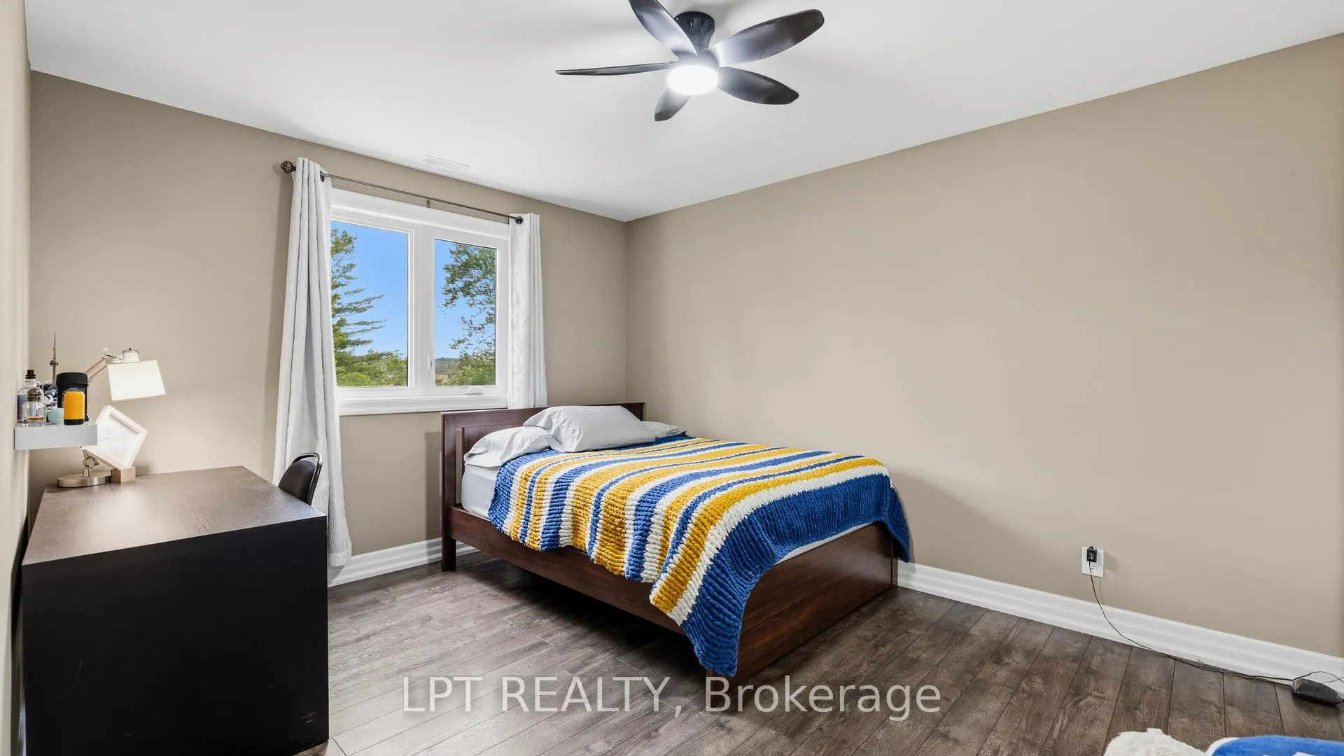Photo 26 of 165 Lake Drive E, Georgina, Historic Lakeshore Communities — HOMEH