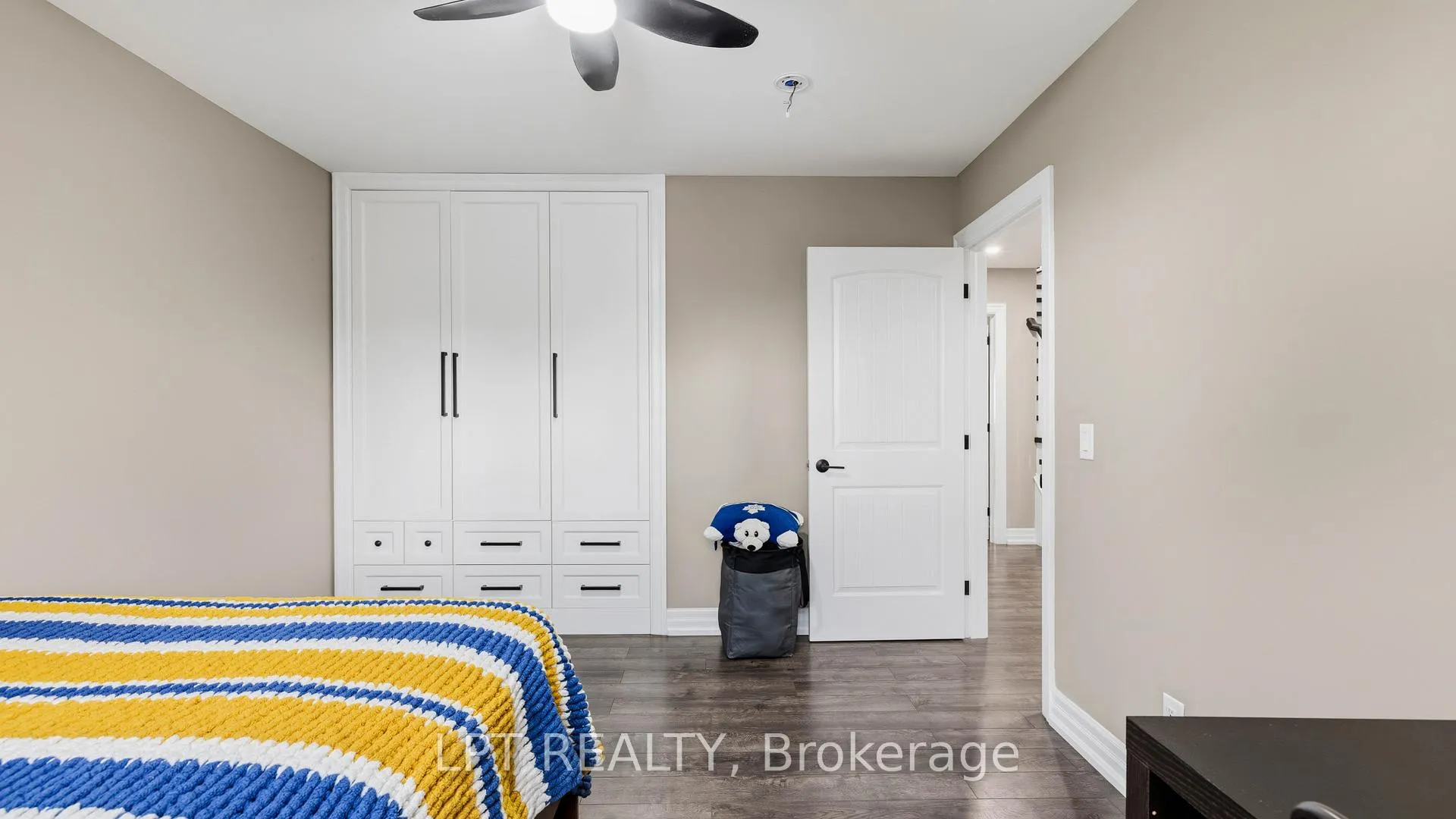 Photo 27 of 165 Lake Drive E, Georgina, Historic Lakeshore Communities — HOMEH