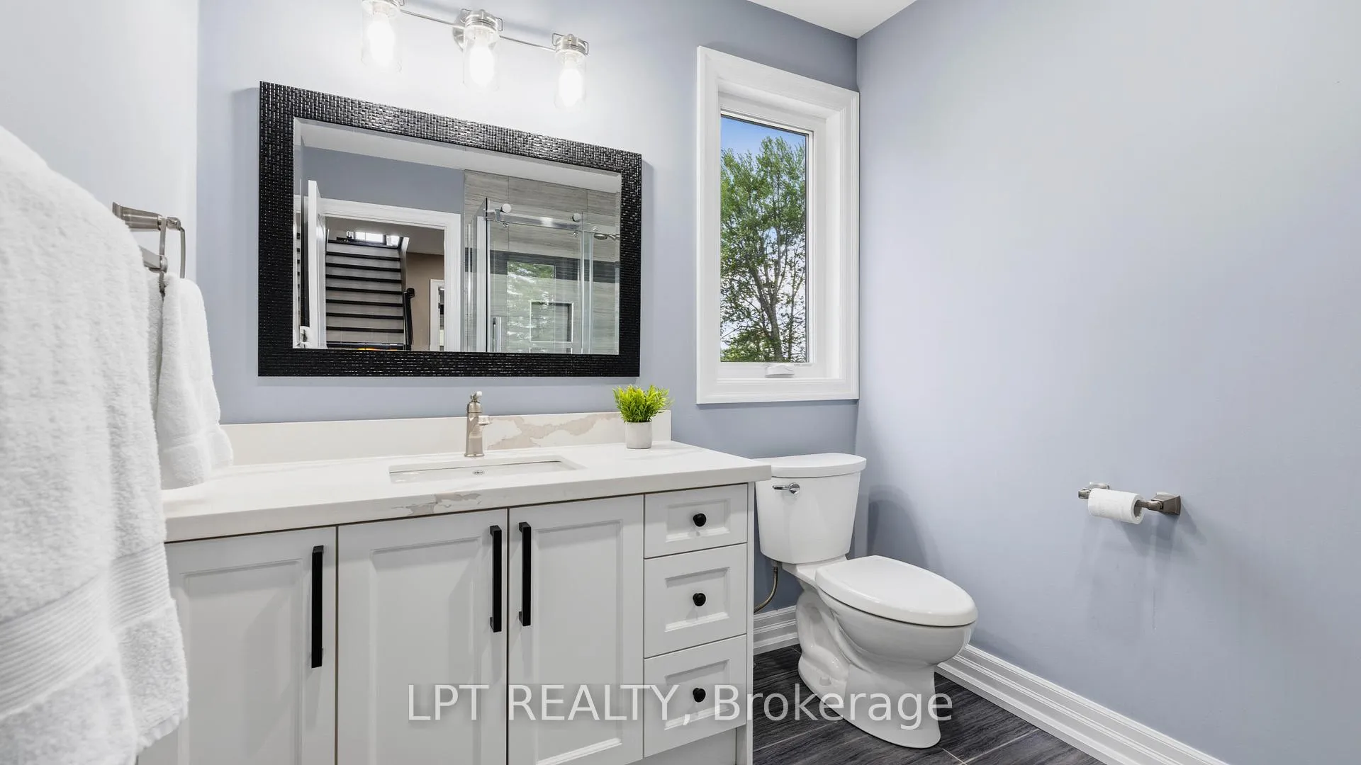 Photo 30 of 165 Lake Drive E, Georgina, Historic Lakeshore Communities — HOMEH