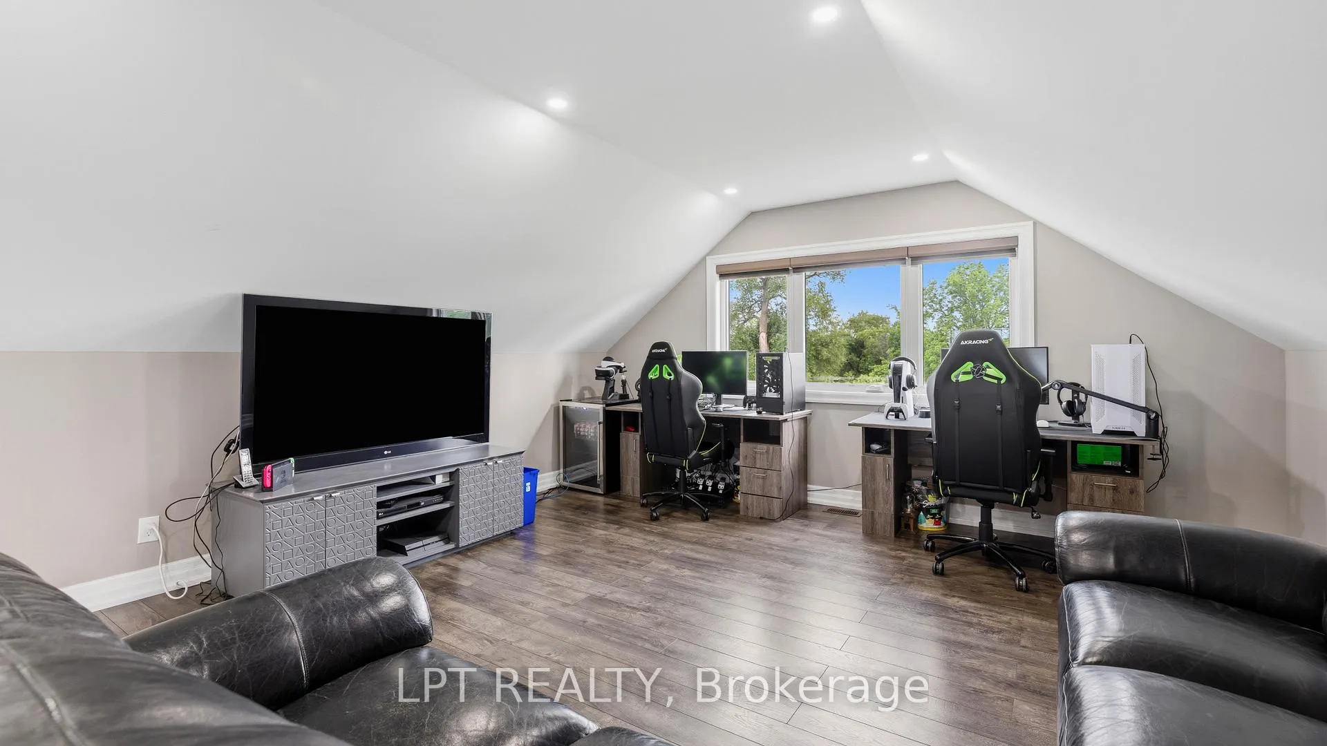 Photo 34 of 165 Lake Drive E, Georgina, Historic Lakeshore Communities — HOMEH