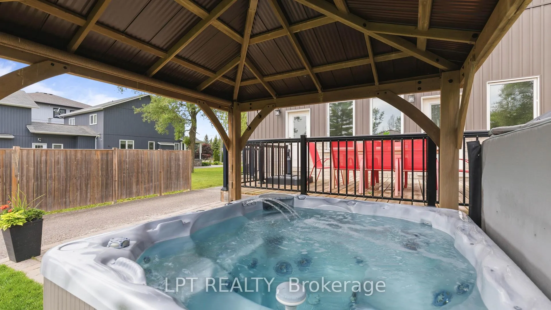 Photo 36 of 165 Lake Drive E, Georgina, Historic Lakeshore Communities — HOMEH