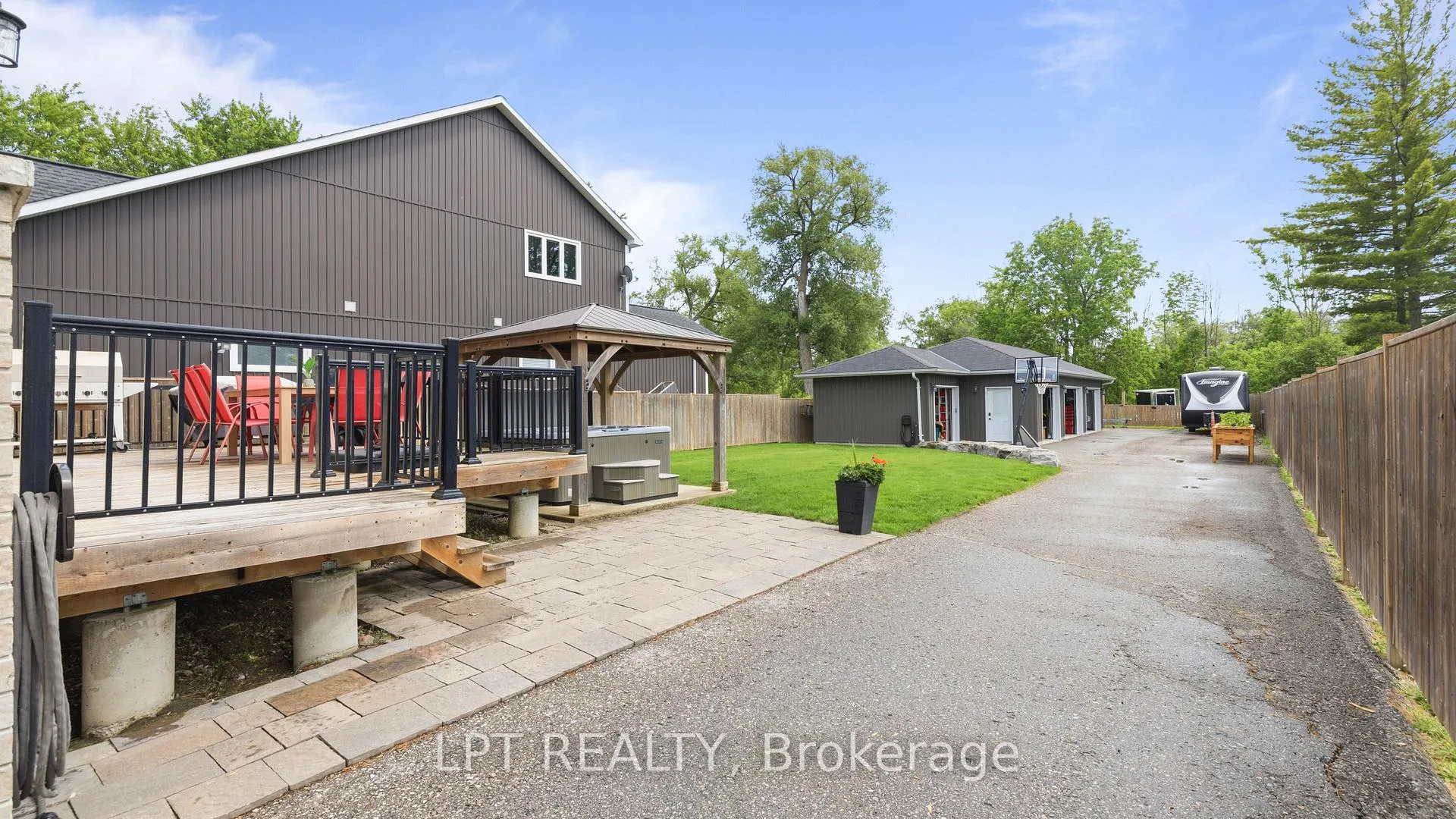 Photo 37 of 165 Lake Drive E, Georgina, Historic Lakeshore Communities — HOMEH