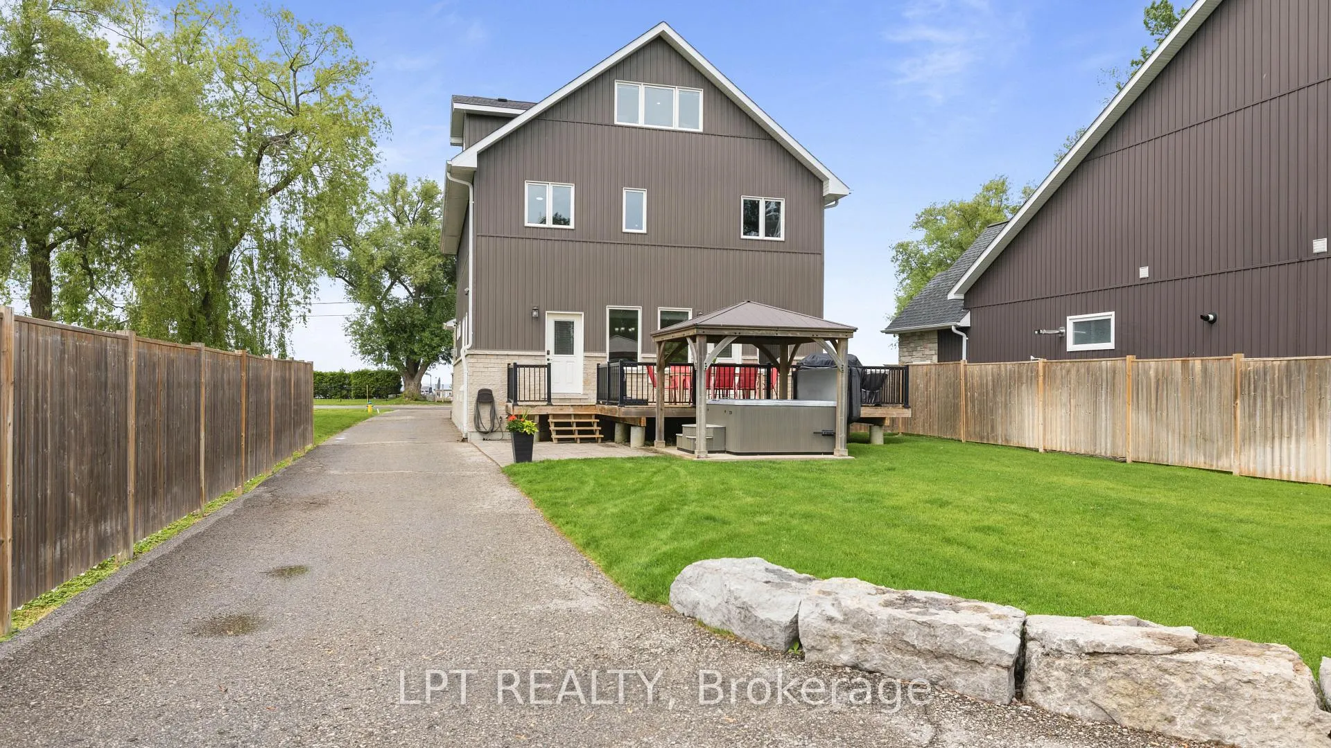 Photo 38 of 165 Lake Drive E, Georgina, Historic Lakeshore Communities — HOMEH
