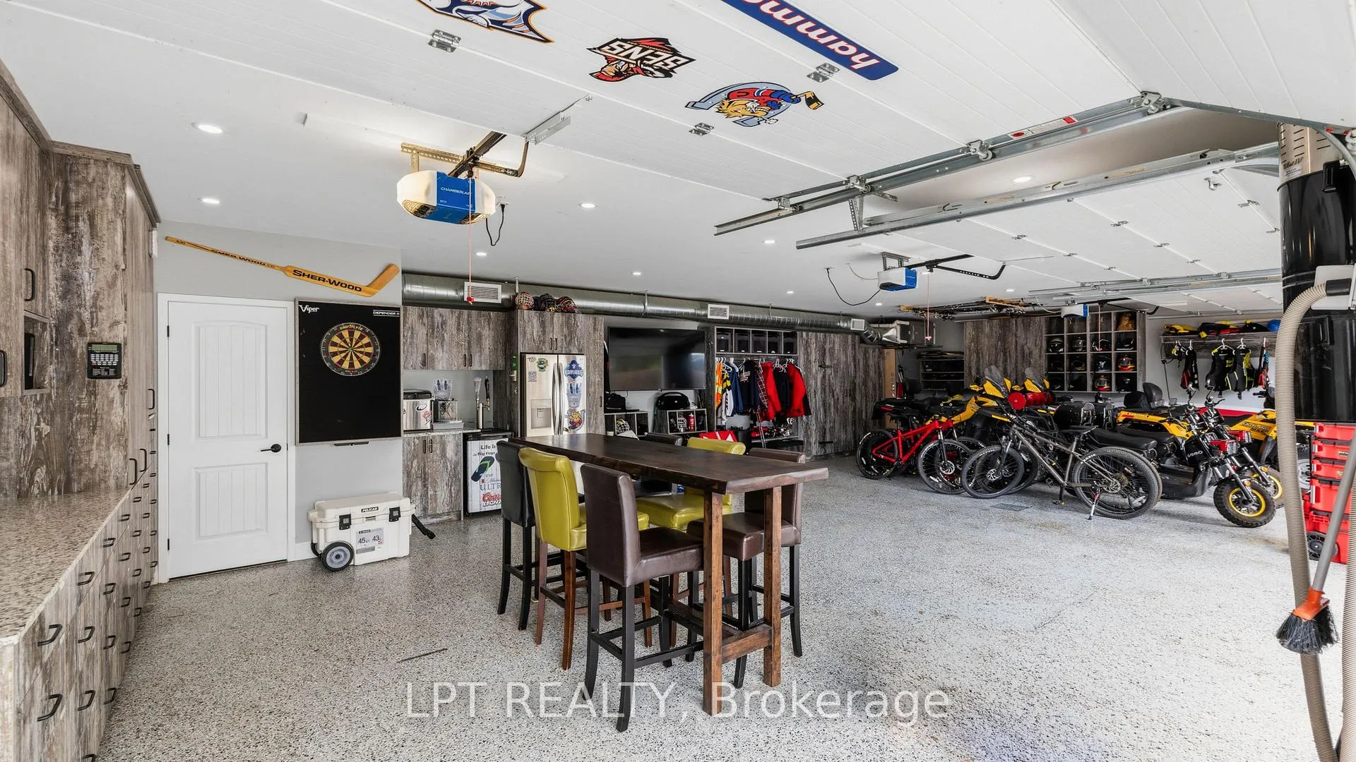 Photo 40 of 165 Lake Drive E, Georgina, Historic Lakeshore Communities — HOMEH