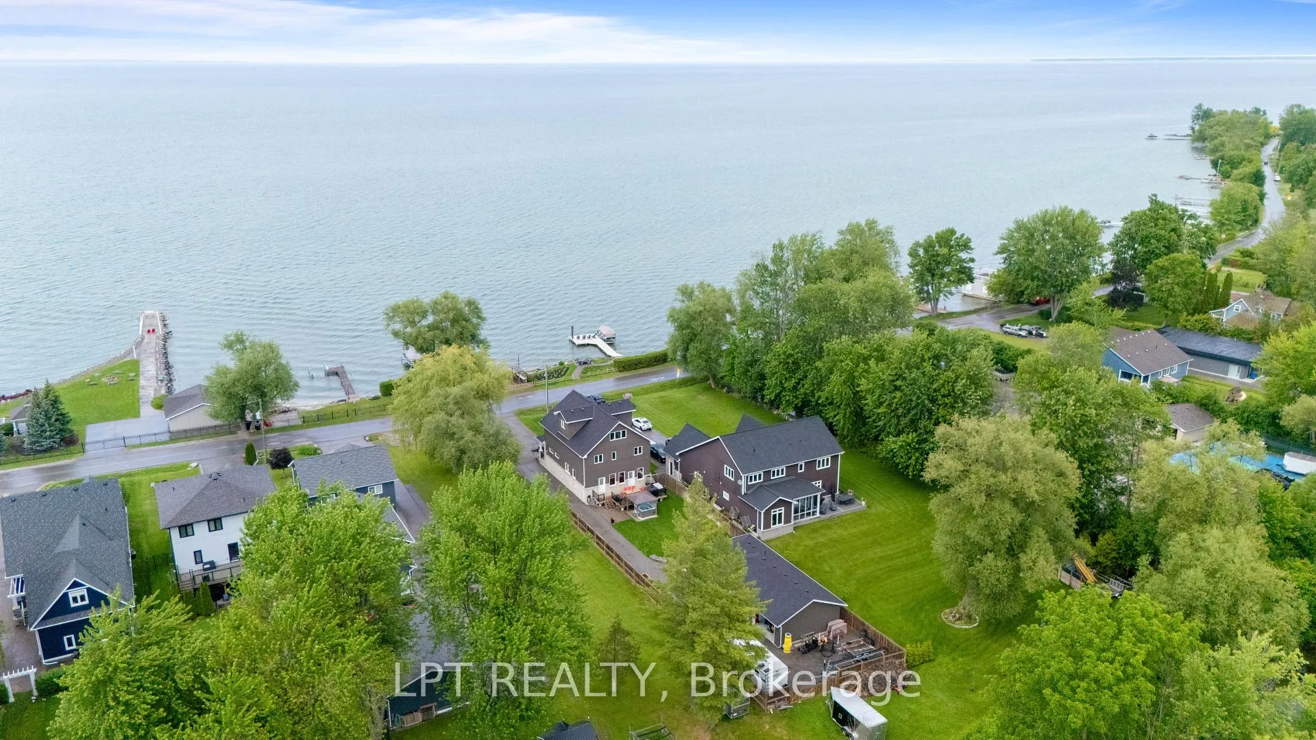 Photo 57 of 165 Lake Drive E, Georgina, Historic Lakeshore Communities — HOMEH