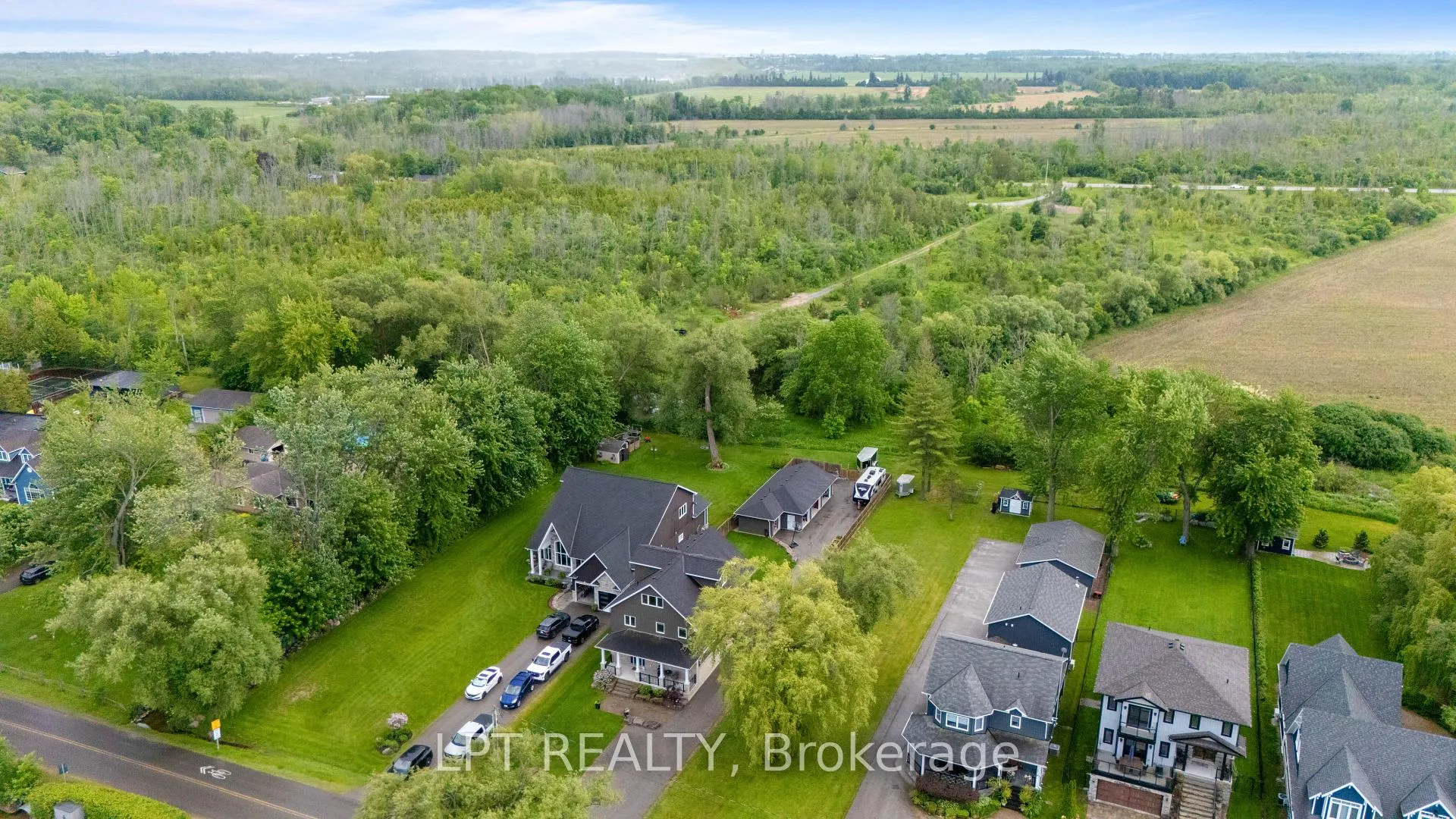 Photo 58 of 165 Lake Drive E, Georgina, Historic Lakeshore Communities — HOMEH