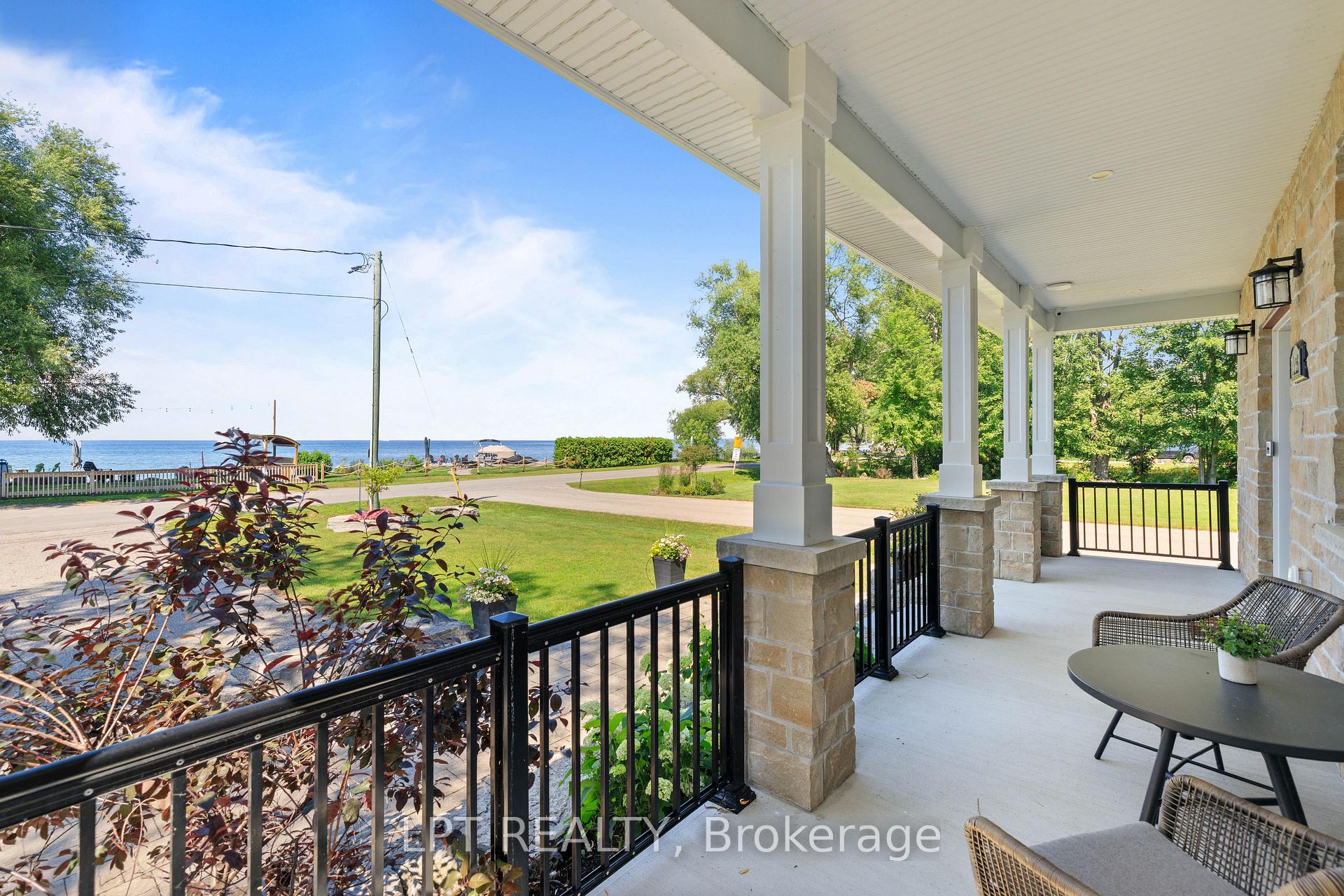 Photo 6 of 165 Lake Drive E, Georgina, Historic Lakeshore Communities — HOMEH