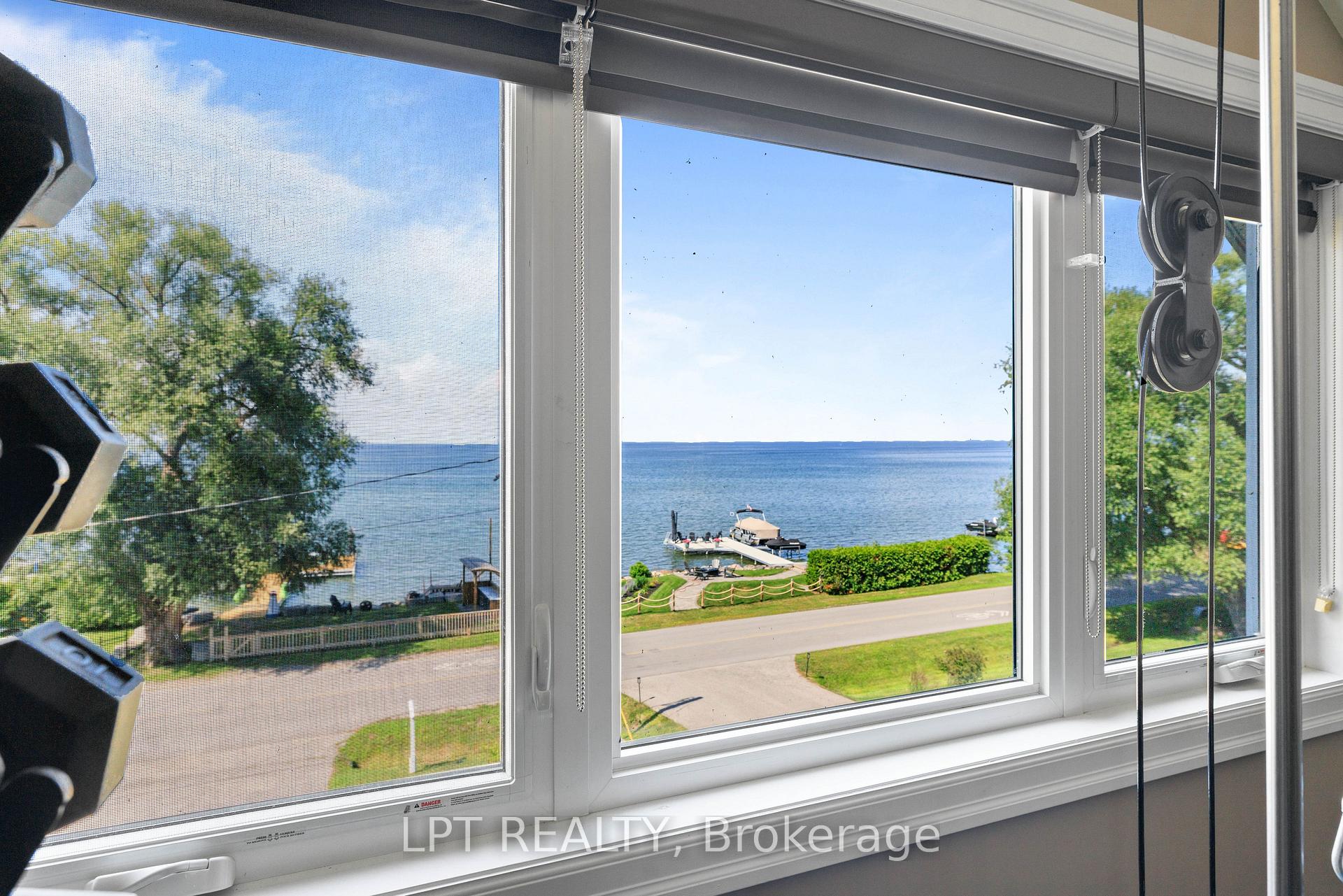 Photo 8 of 165 Lake Drive E, Georgina, Historic Lakeshore Communities — HOMEH