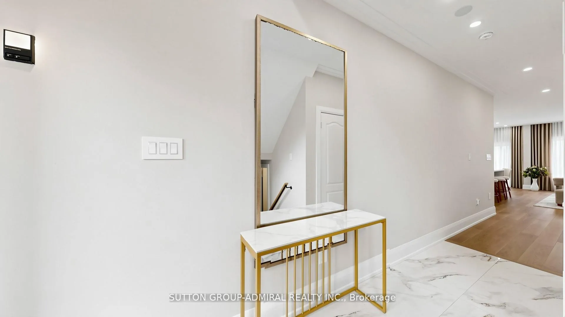 Photo 4 of 27 Asner Avenue, Vaughan, Patterson — HOMEH