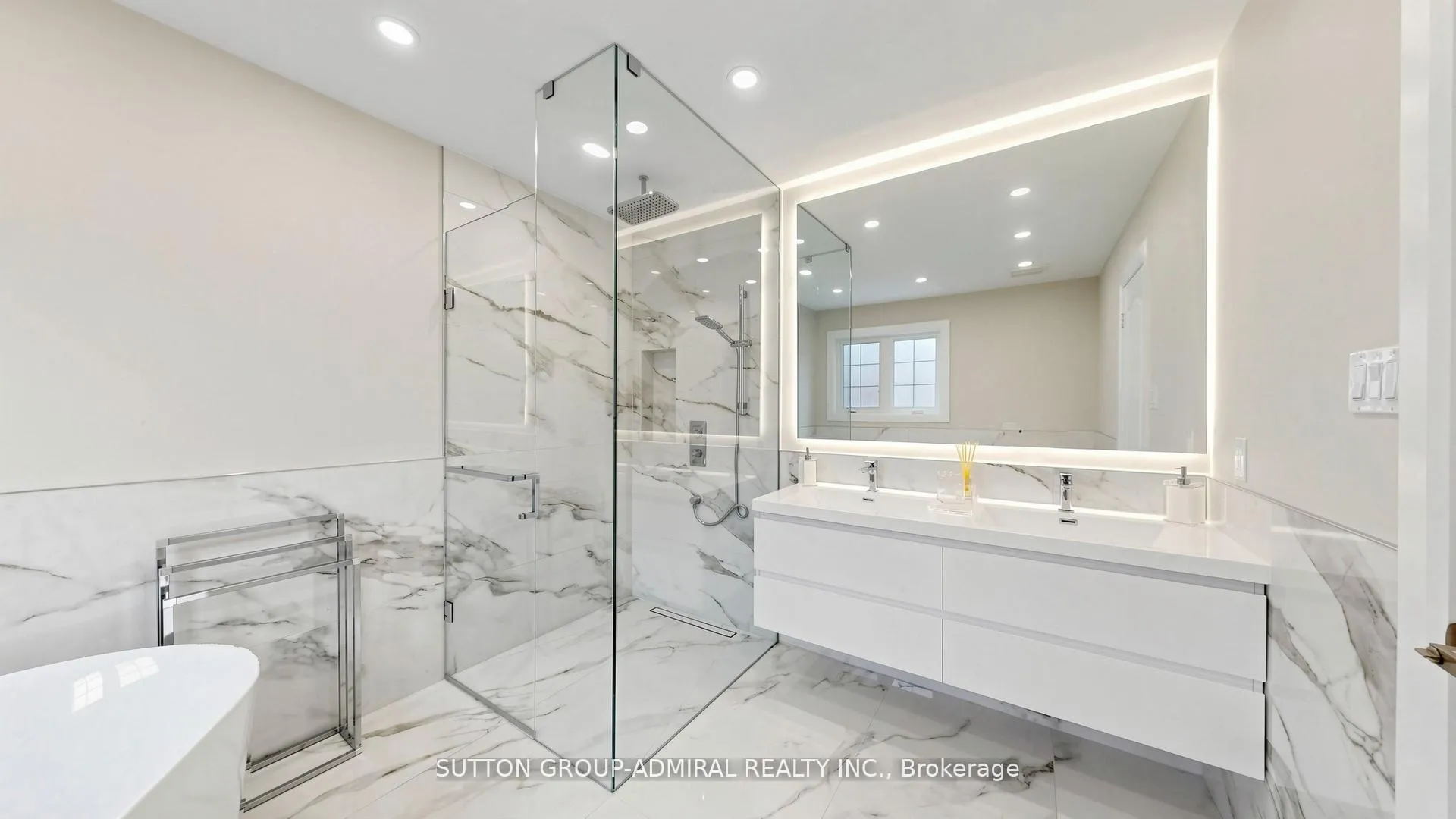 Photo 26 of 27 Asner Avenue, Vaughan, Patterson — HOMEH
