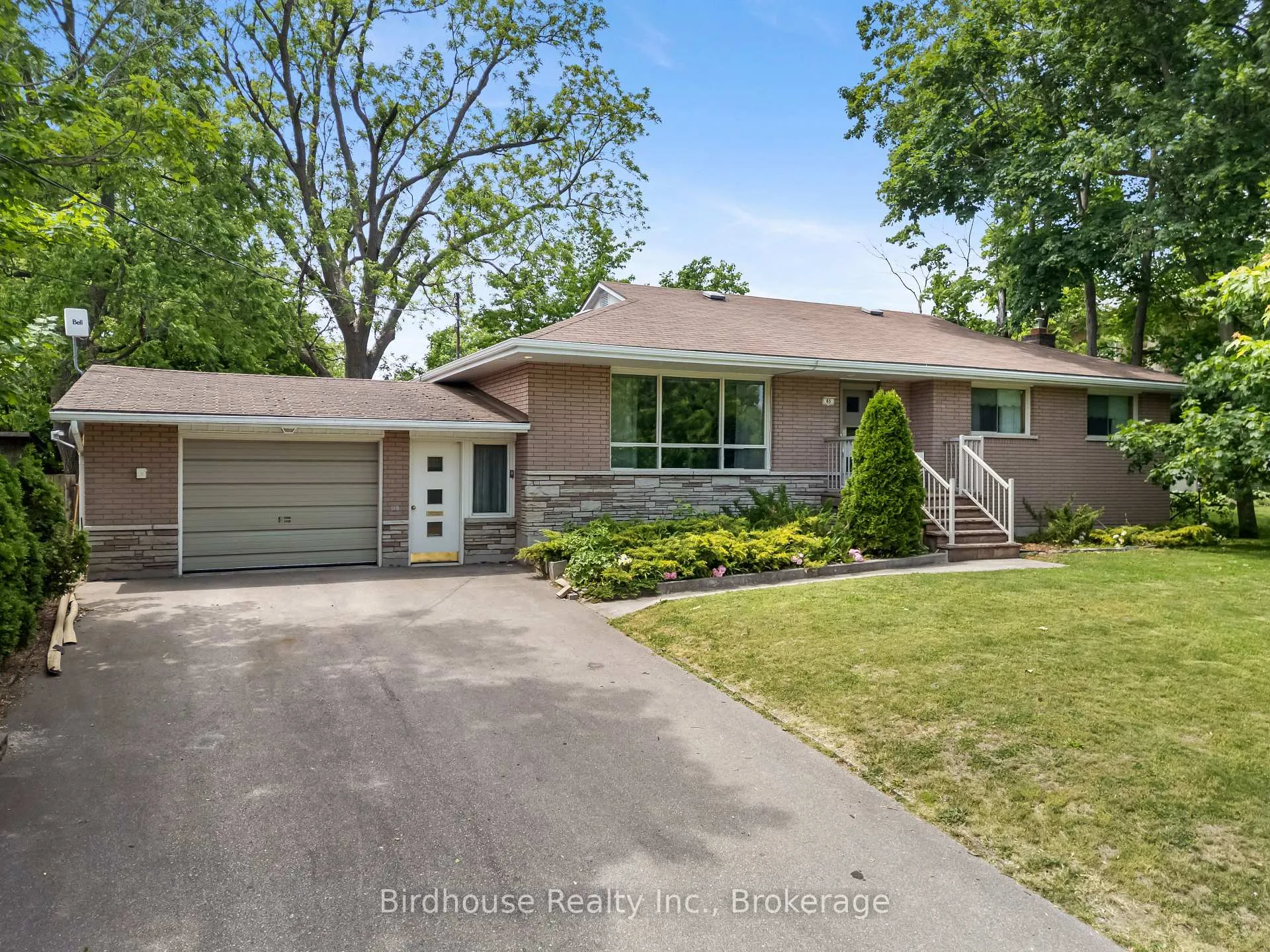 Front of 65 Victoria Avenue N