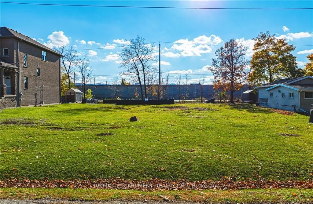 Photo 4 of 7 Trillium Avenue, Hamilton, Winona Park — HOMEH