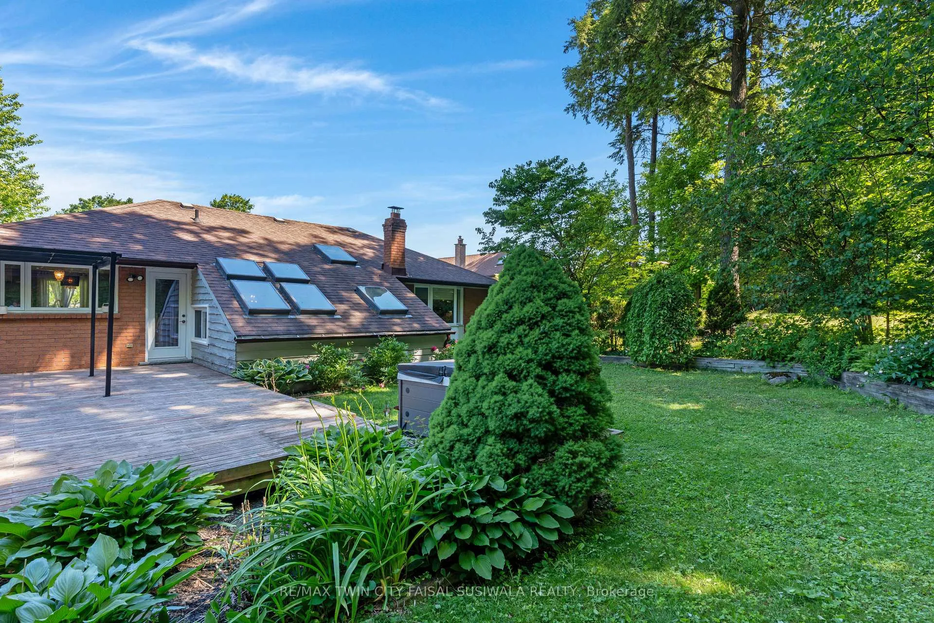 Photo 5 of 37 Yellow Birch Drive, Kitchener, Forest Heights — HOMEH