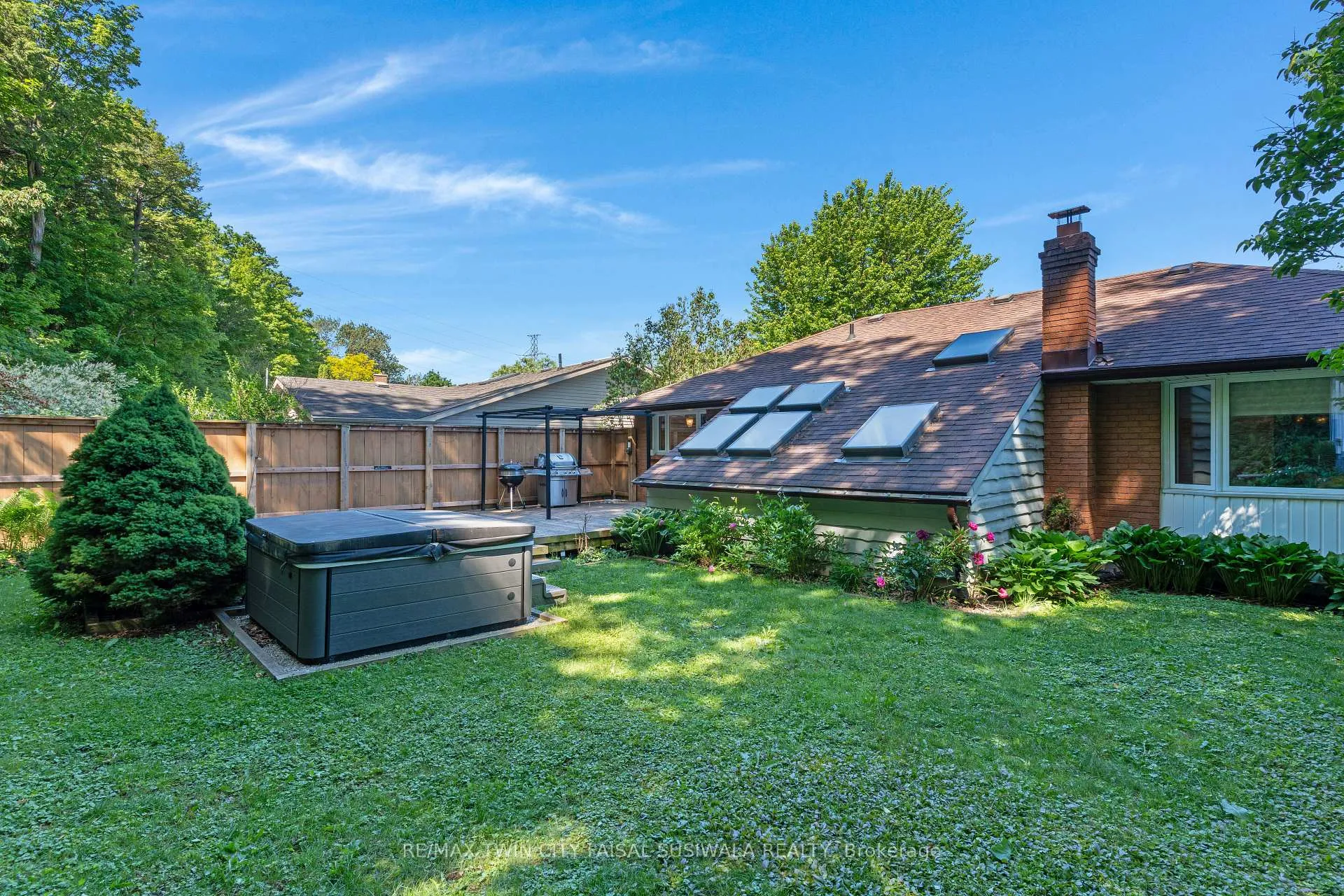 Photo 7 of 37 Yellow Birch Drive, Kitchener, Forest Heights — HOMEH