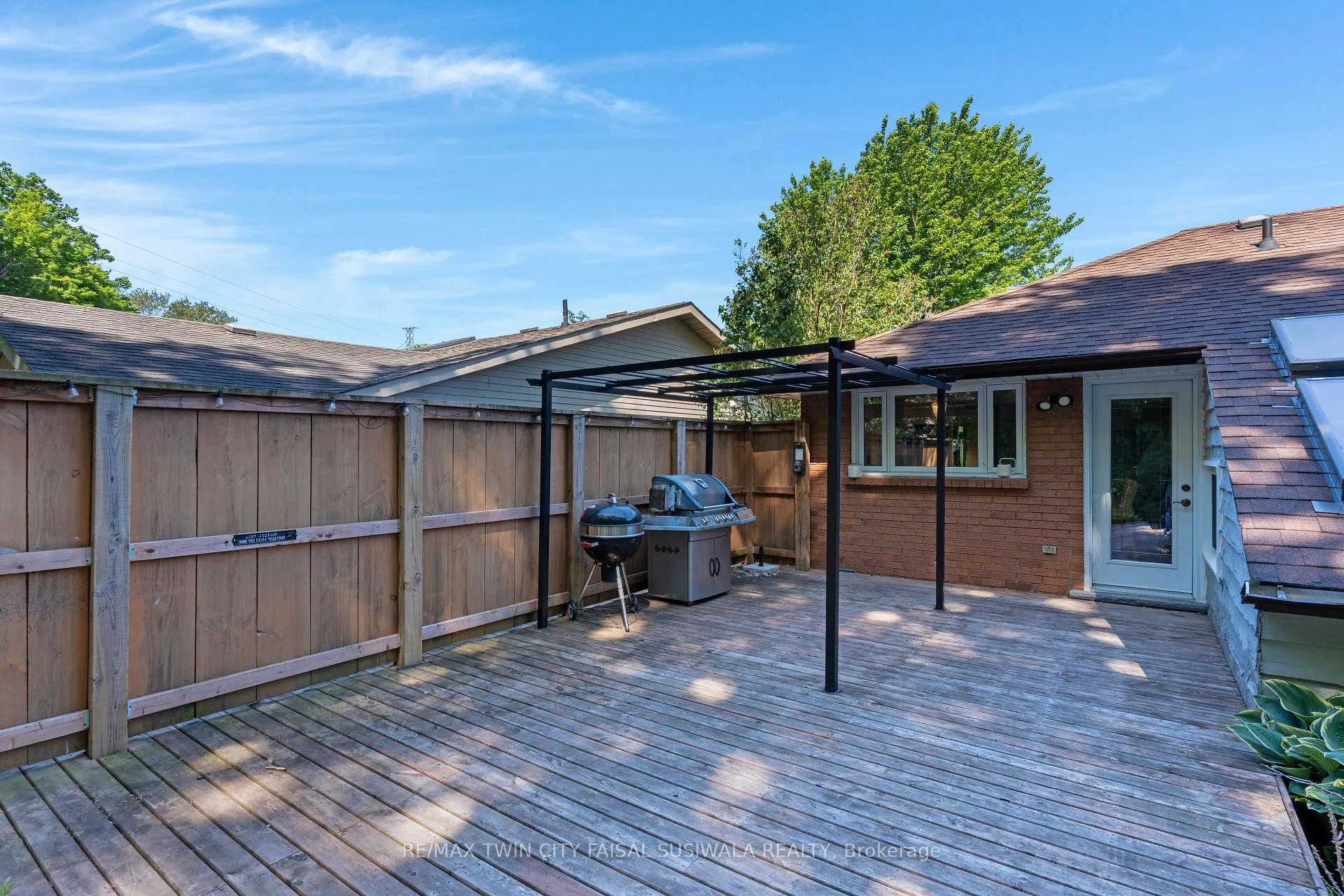 Photo 8 of 37 Yellow Birch Drive, Kitchener, Forest Heights — HOMEH