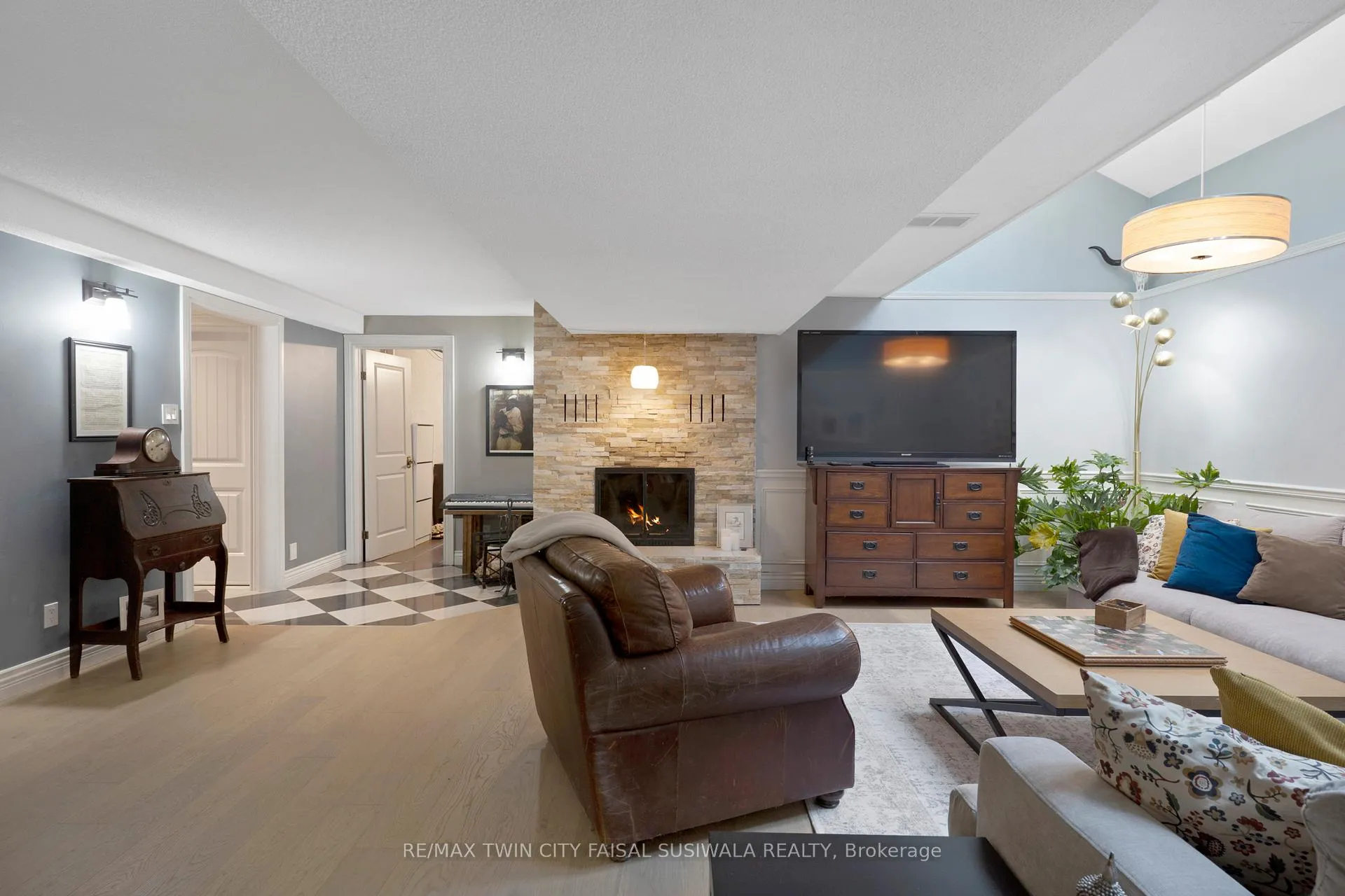 Photo 19 of 37 Yellow Birch Drive, Kitchener, Forest Heights — HOMEH