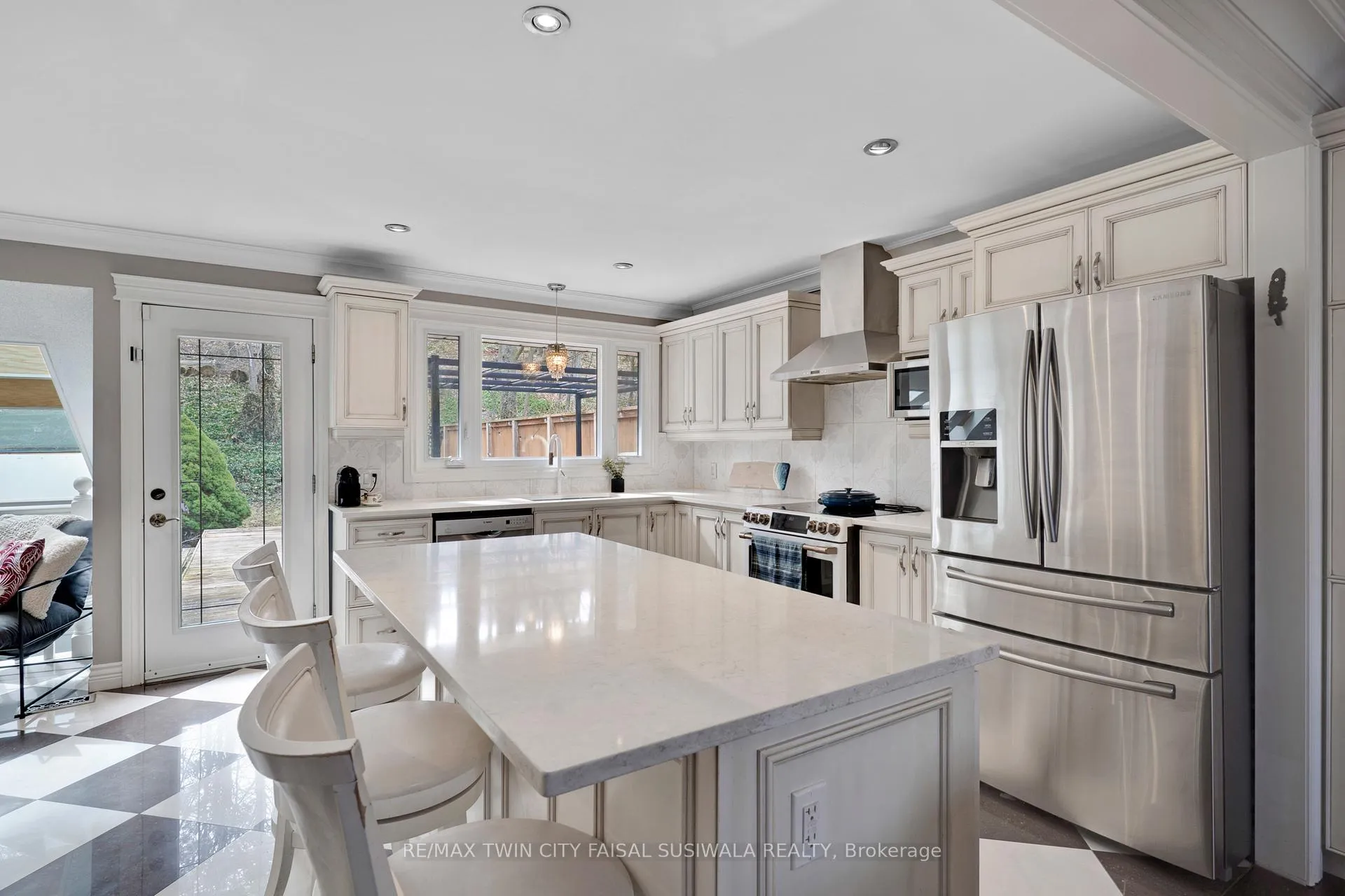 Photo 32 of 37 Yellow Birch Drive, Kitchener, Forest Heights — HOMEH
