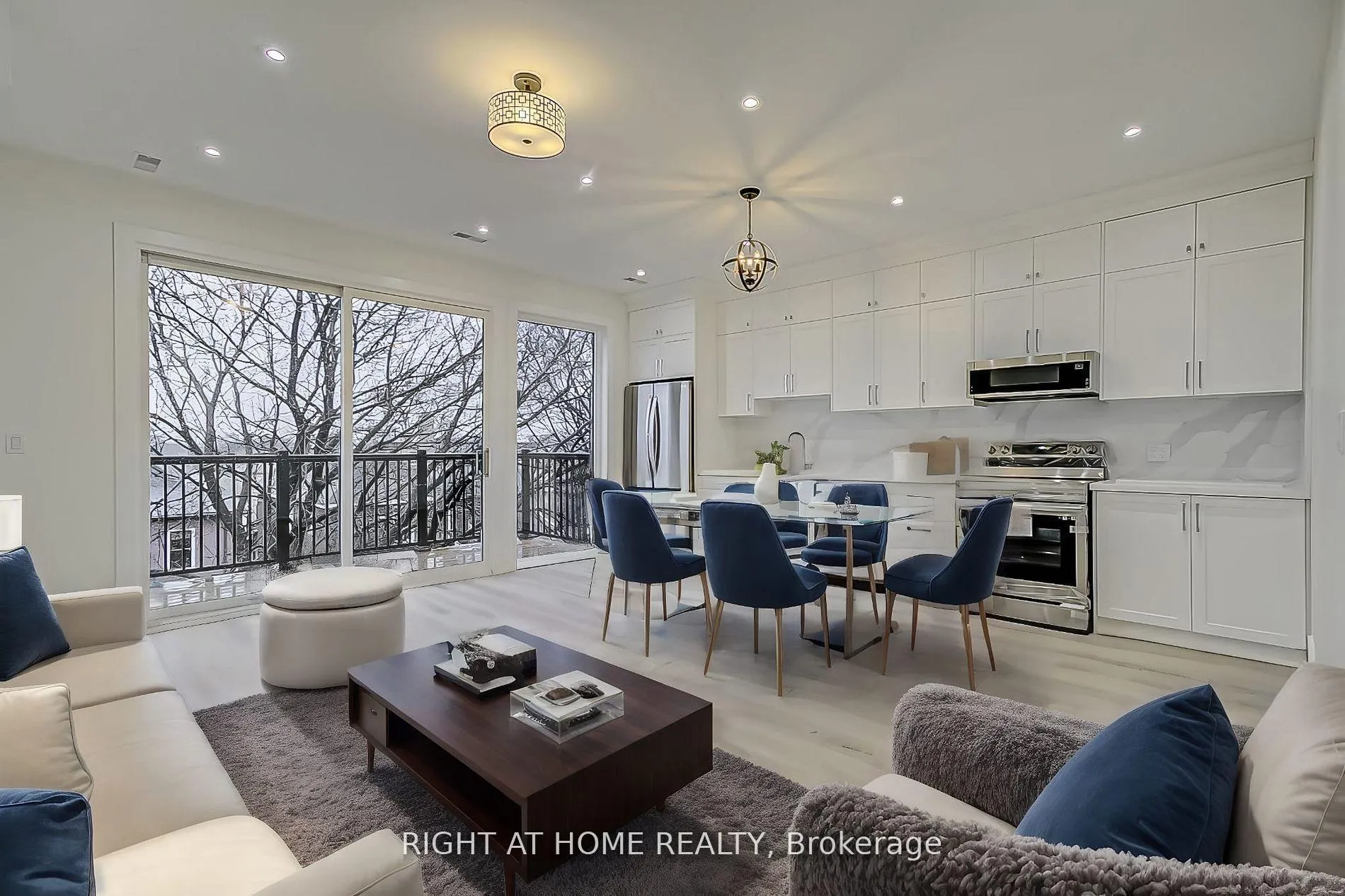 Photo 2 of Unit Upper, 9 Beechwood Avenue, Toronto, Rockcliffe-Smythe — HOMEH