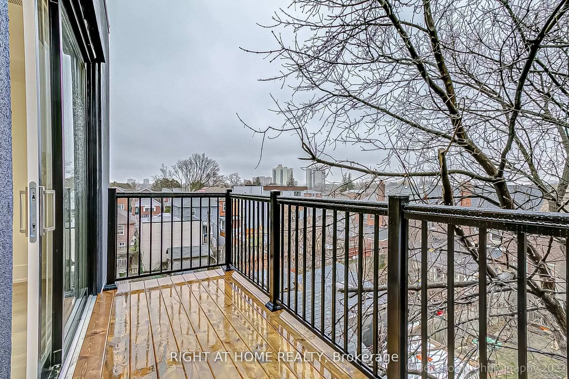 Photo 16 of Unit Upper, 9 Beechwood Avenue, Toronto, Rockcliffe-Smythe — HOMEH