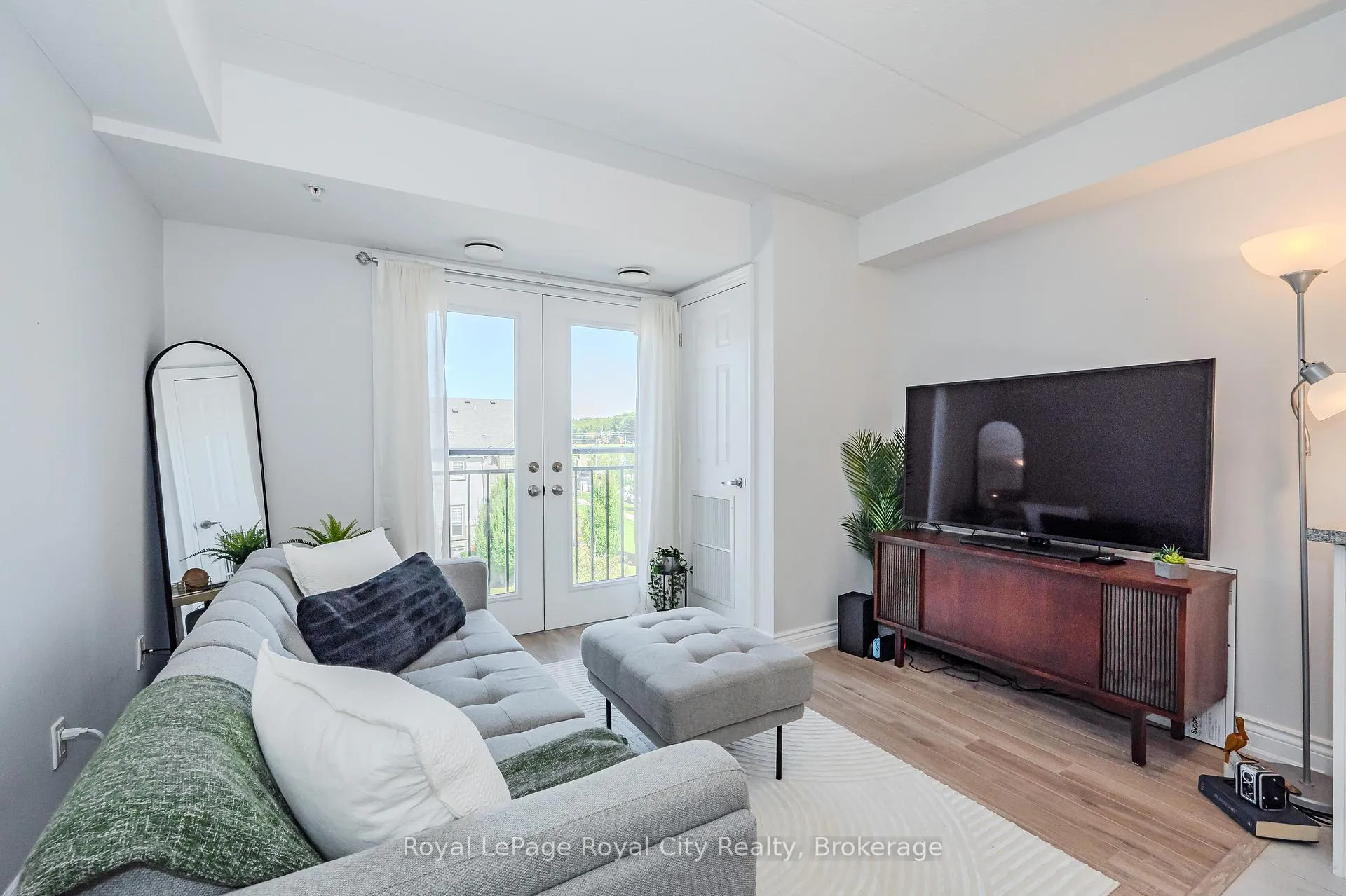 Photo 7 of Unit 304, 64 Frederick Drive, Guelph, Pineridge/Westminster Woods — HOMEH