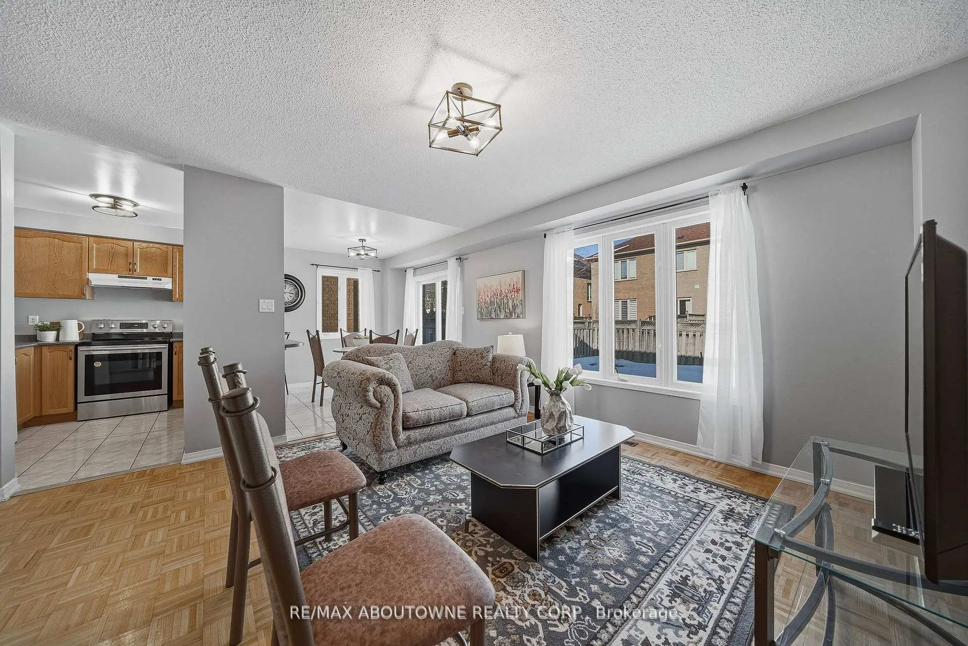 Photo 12 of 23 Arabia Gate, Brampton, Sandringham-Wellington — HOMEH