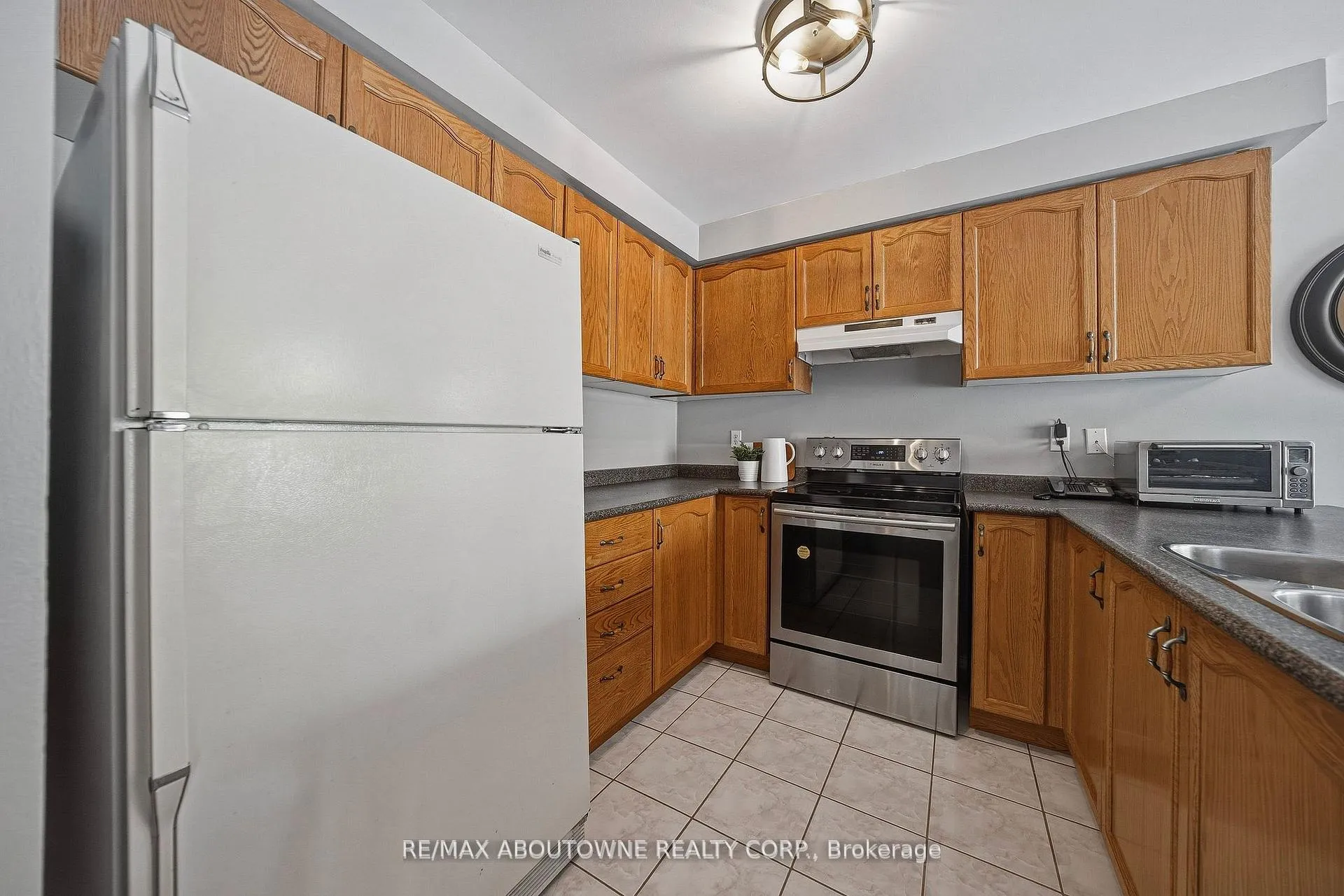 Photo 17 of 23 Arabia Gate, Brampton, Sandringham-Wellington — HOMEH