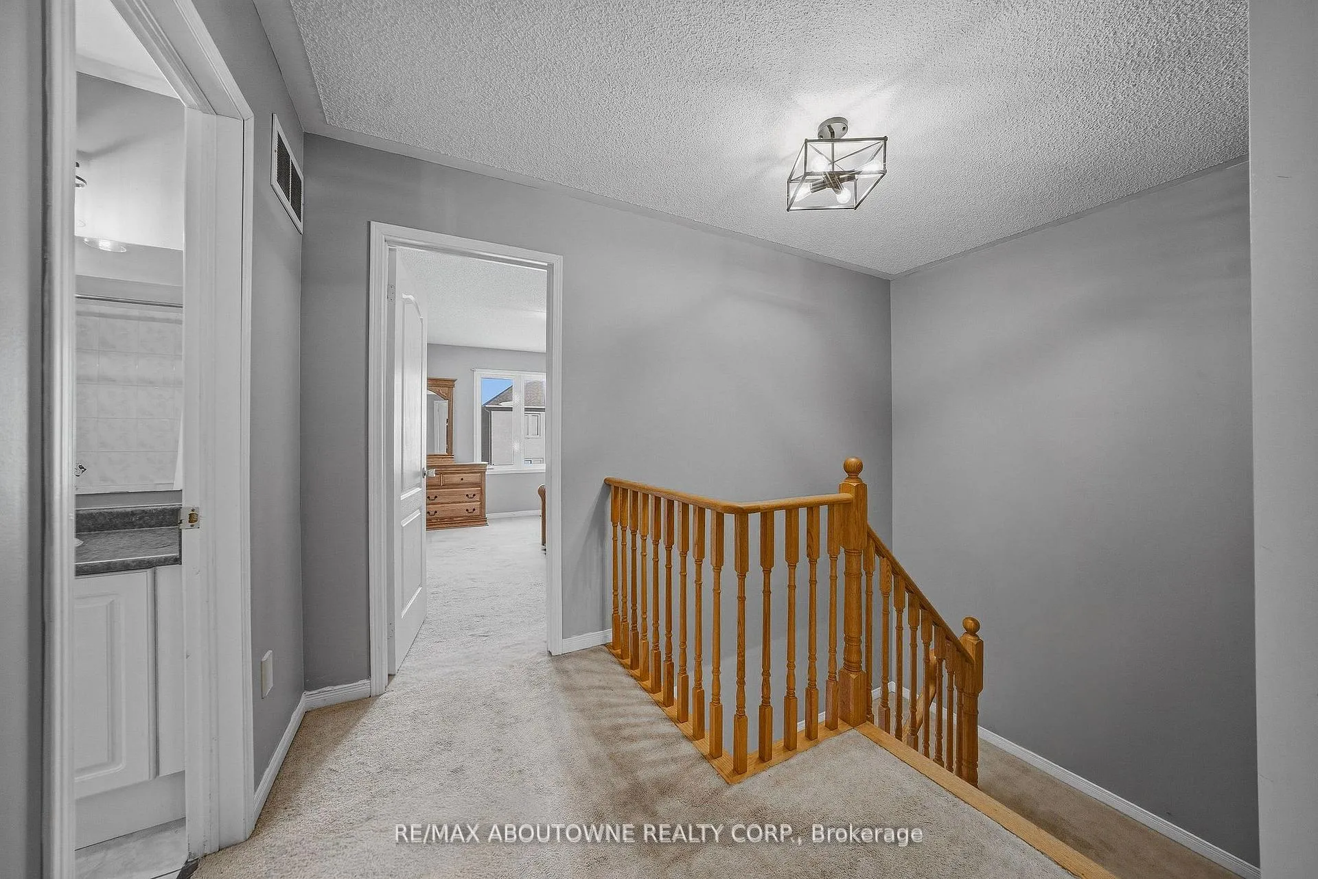 Photo 18 of 23 Arabia Gate, Brampton, Sandringham-Wellington — HOMEH