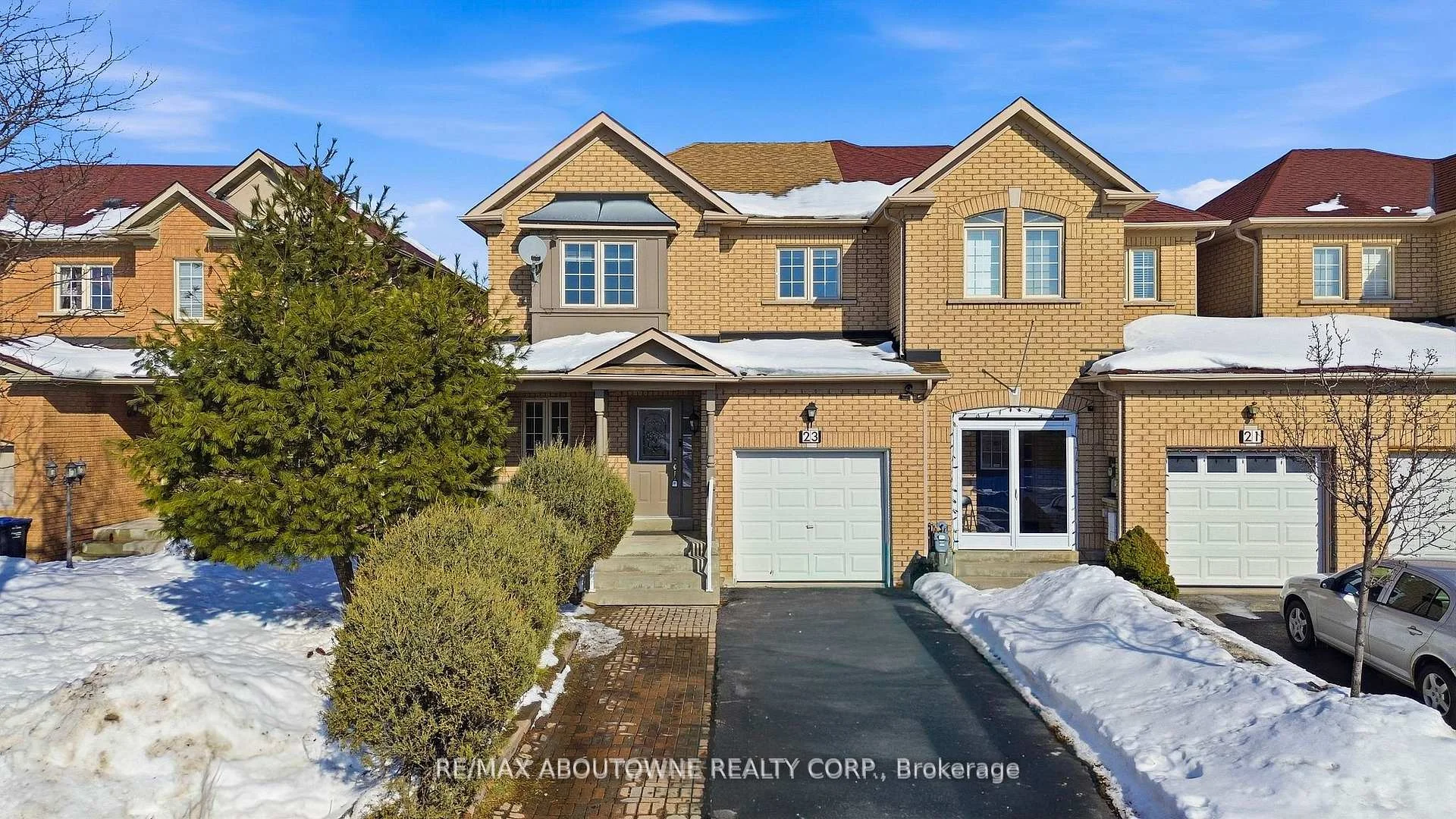 Photo 2 of 23 Arabia Gate, Brampton, Sandringham-Wellington — HOMEH