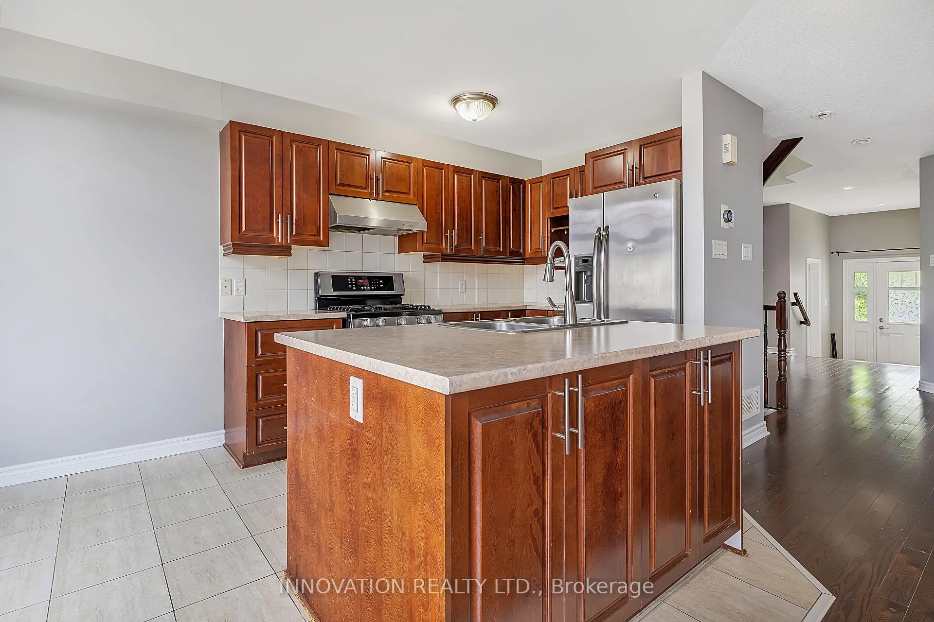 Photo 5 of 126 Garrity Crescent, Ottawa, Barrhaven - Strandherd — HOMEH