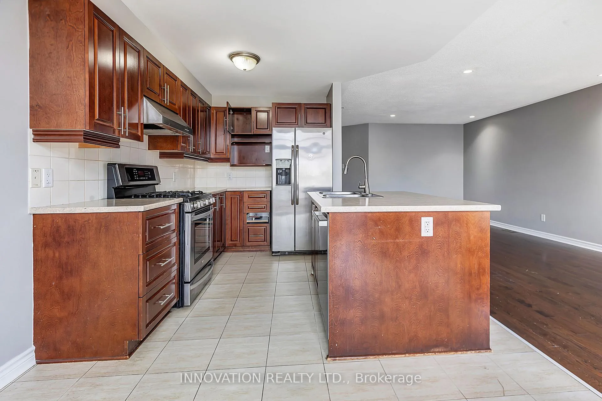 Photo 10 of 126 Garrity Crescent, Ottawa, Barrhaven - Strandherd — HOMEH