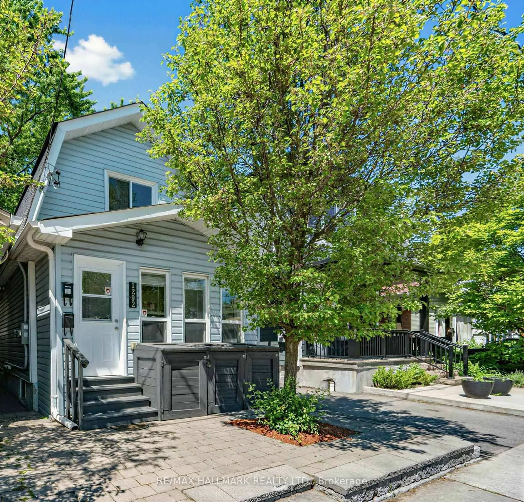Front of 1292 Woodbine Avenue