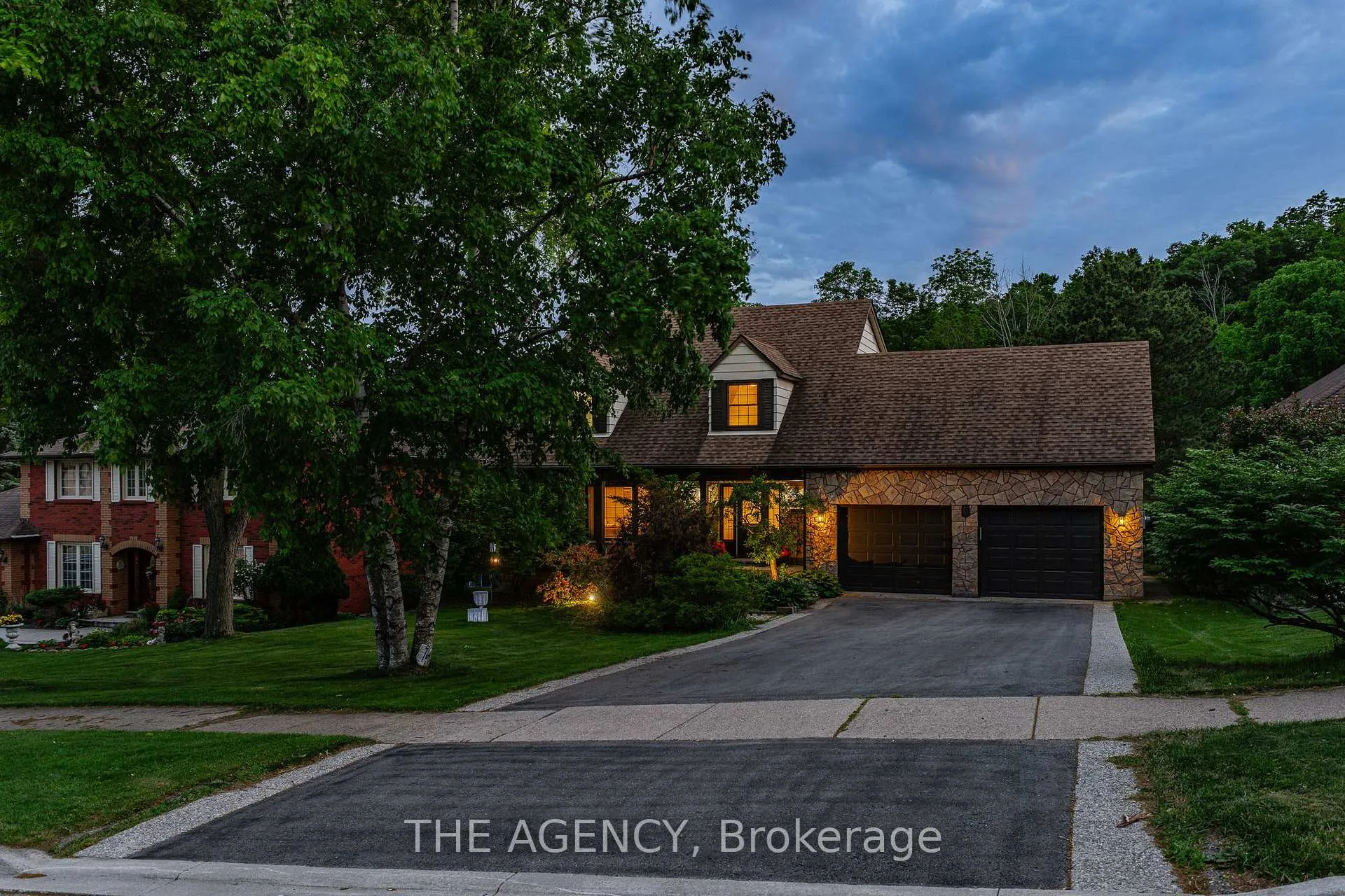 Photo 6 of 5 Mays Crescent, Hamilton, Waterdown — HOMEH