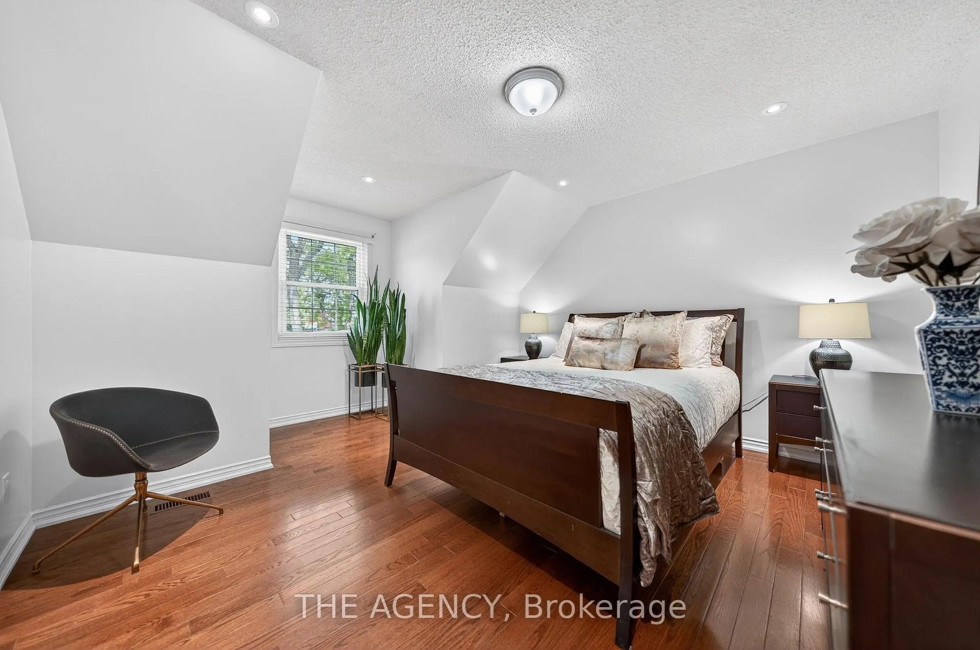Photo 31 of 5 Mays Crescent, Hamilton, Waterdown — HOMEH