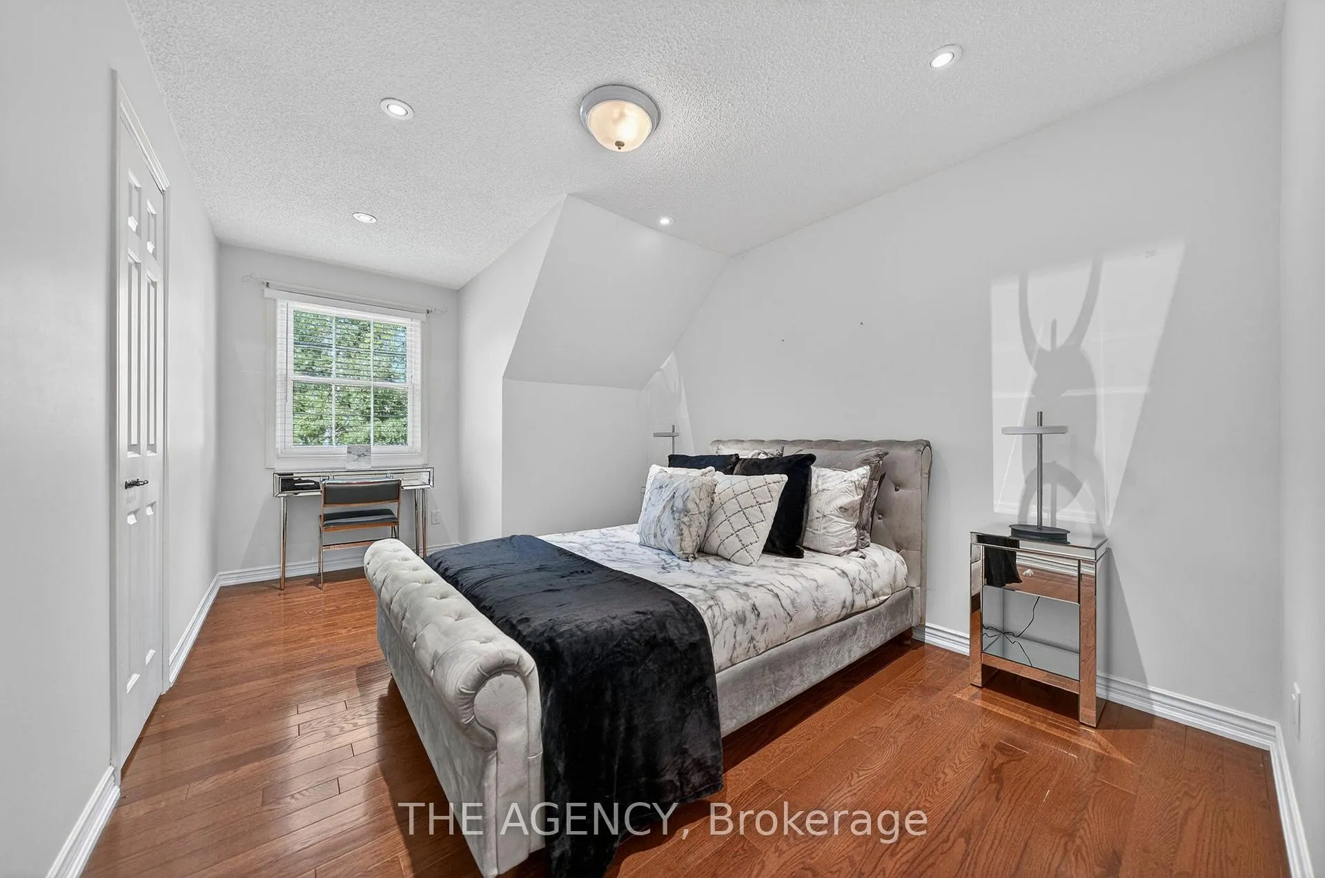 Photo 32 of 5 Mays Crescent, Hamilton, Waterdown — HOMEH