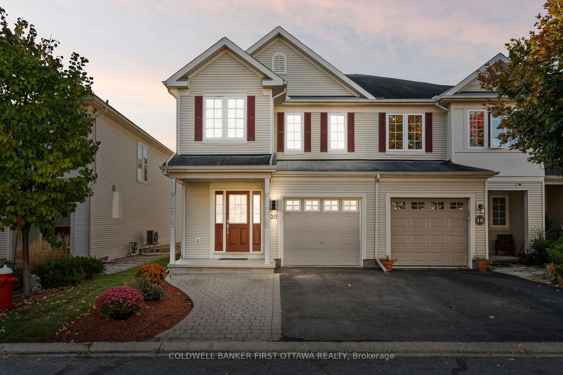 Photo 2 of 20 Fieldberry Private, Ottawa, Barrhaven - Stonebridge — HOMEH